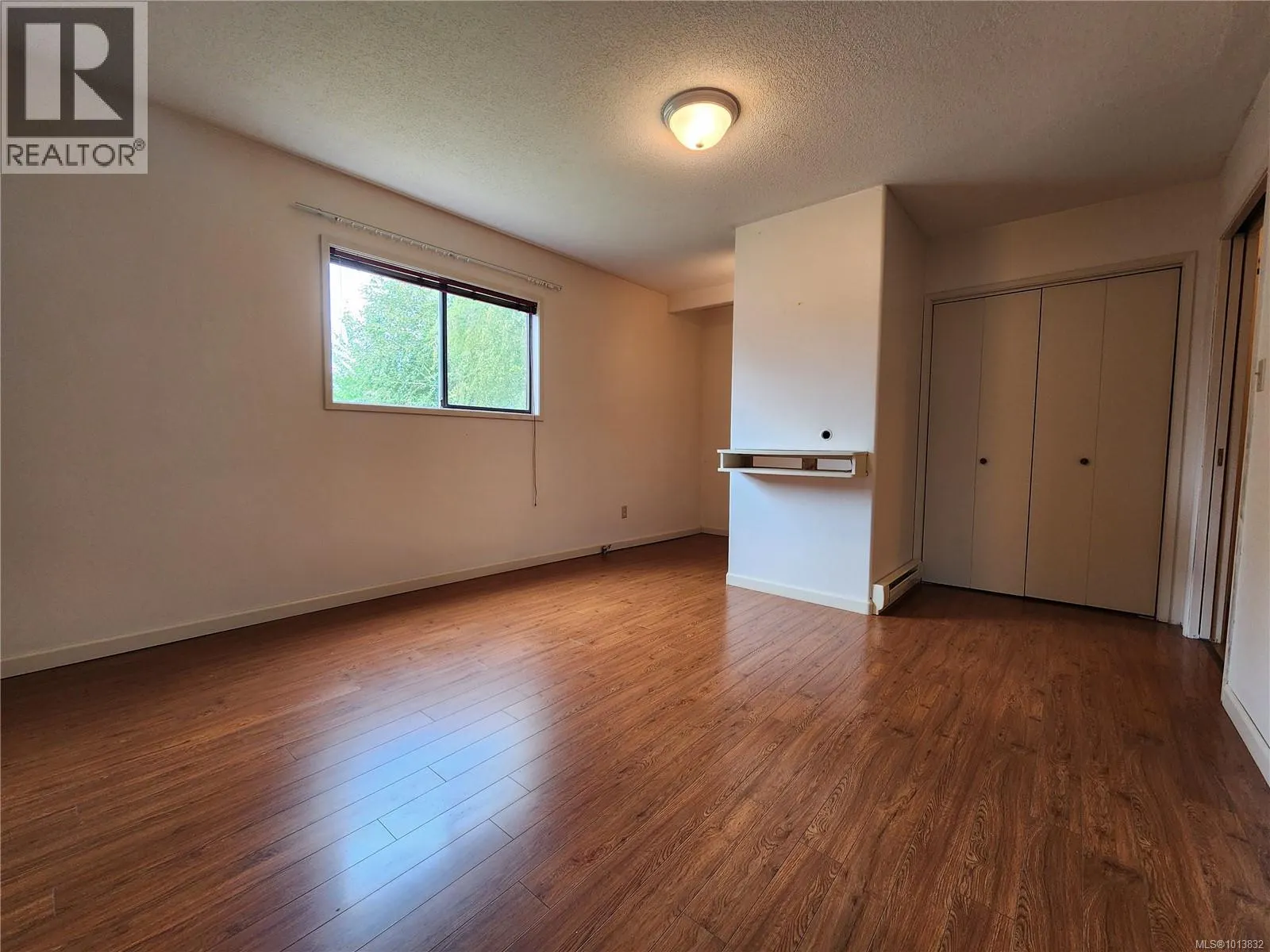 530 Quadra Ave
