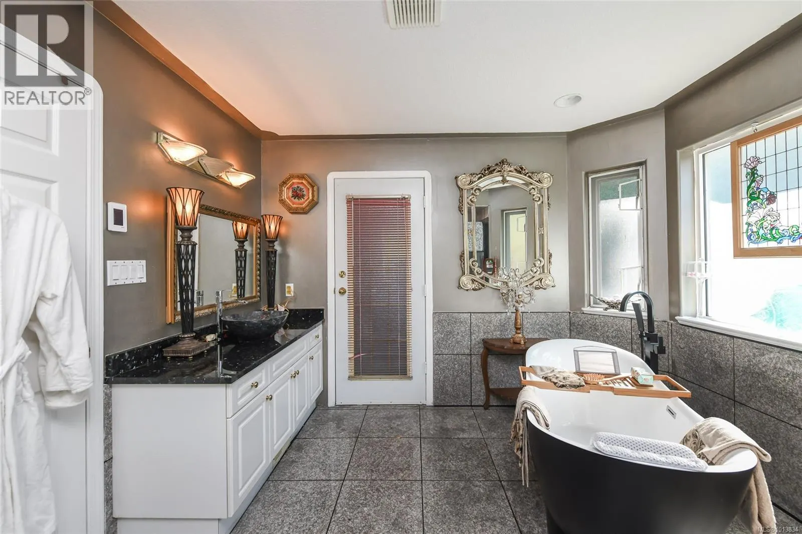 1991 Fairway Dr