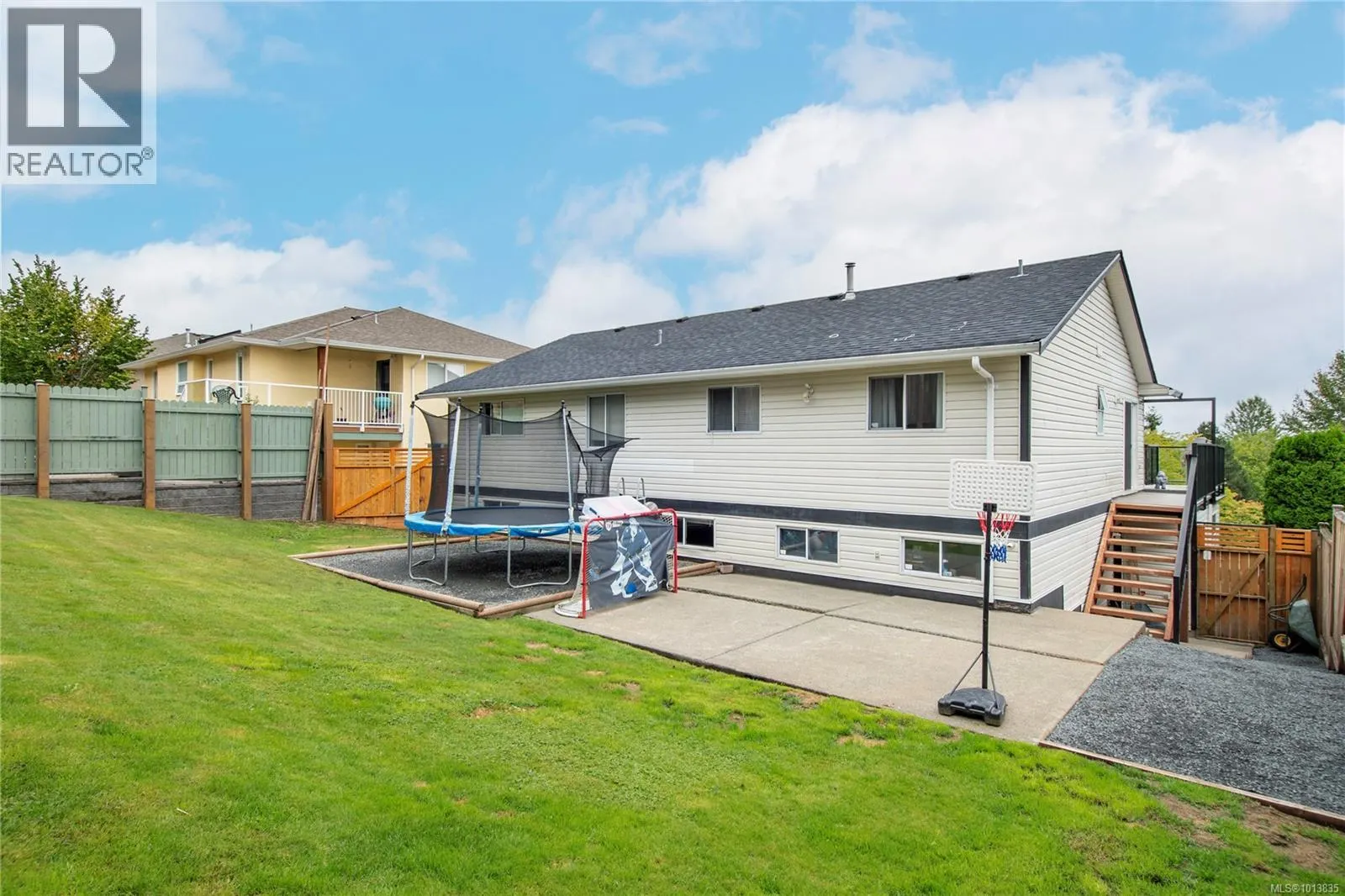 745 Bowen Rd