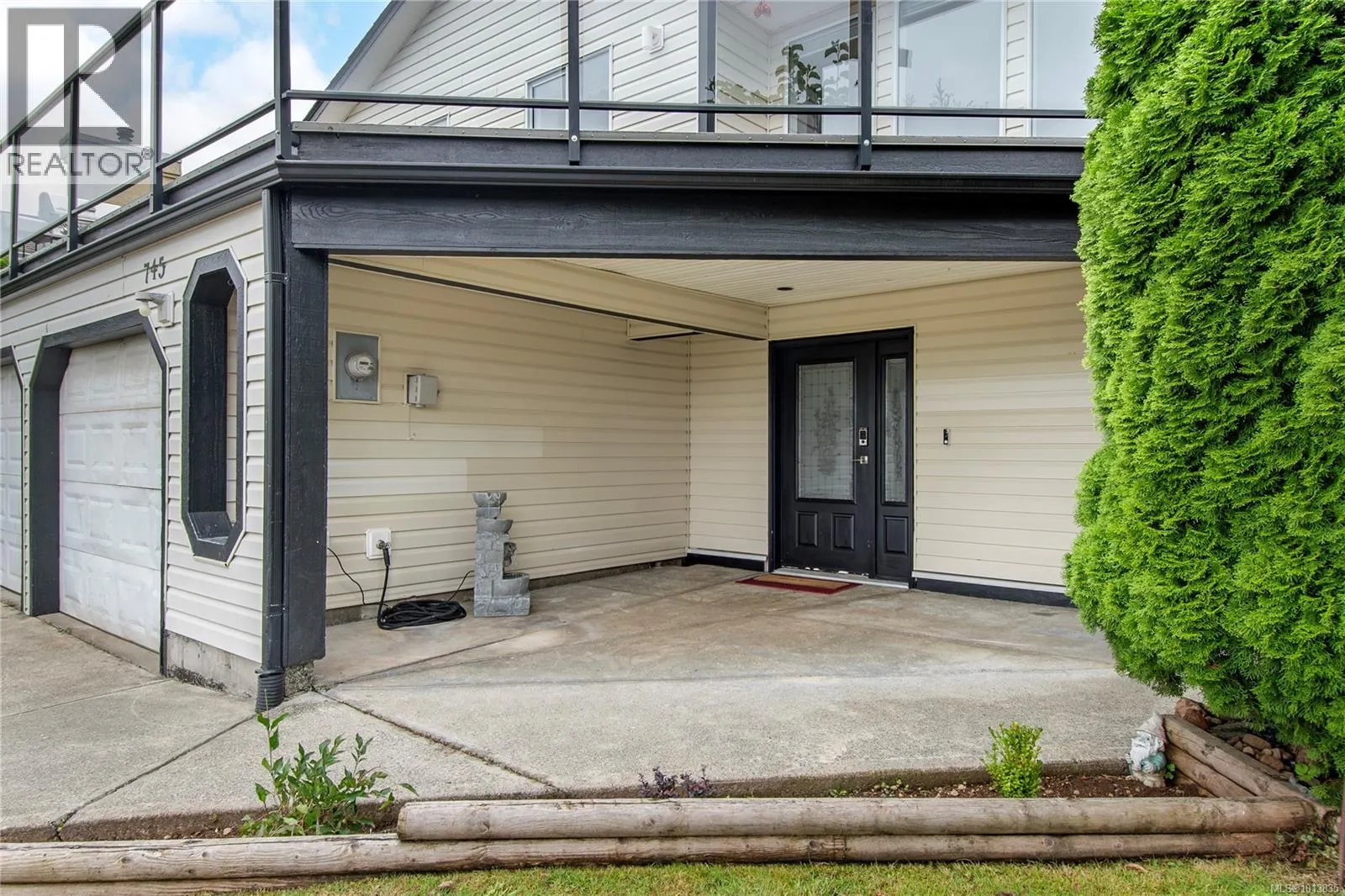 745 Bowen Rd