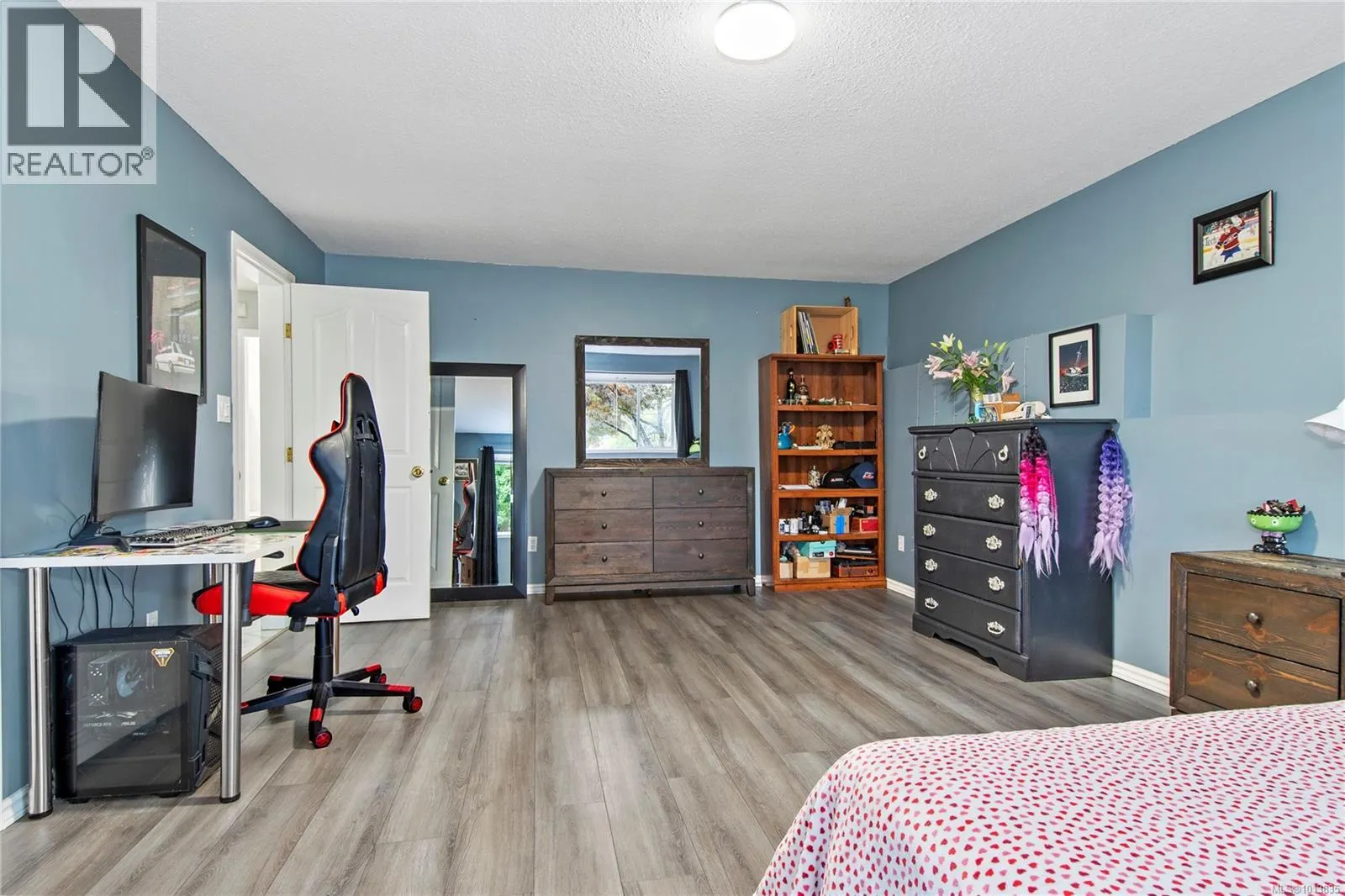 745 Bowen Rd