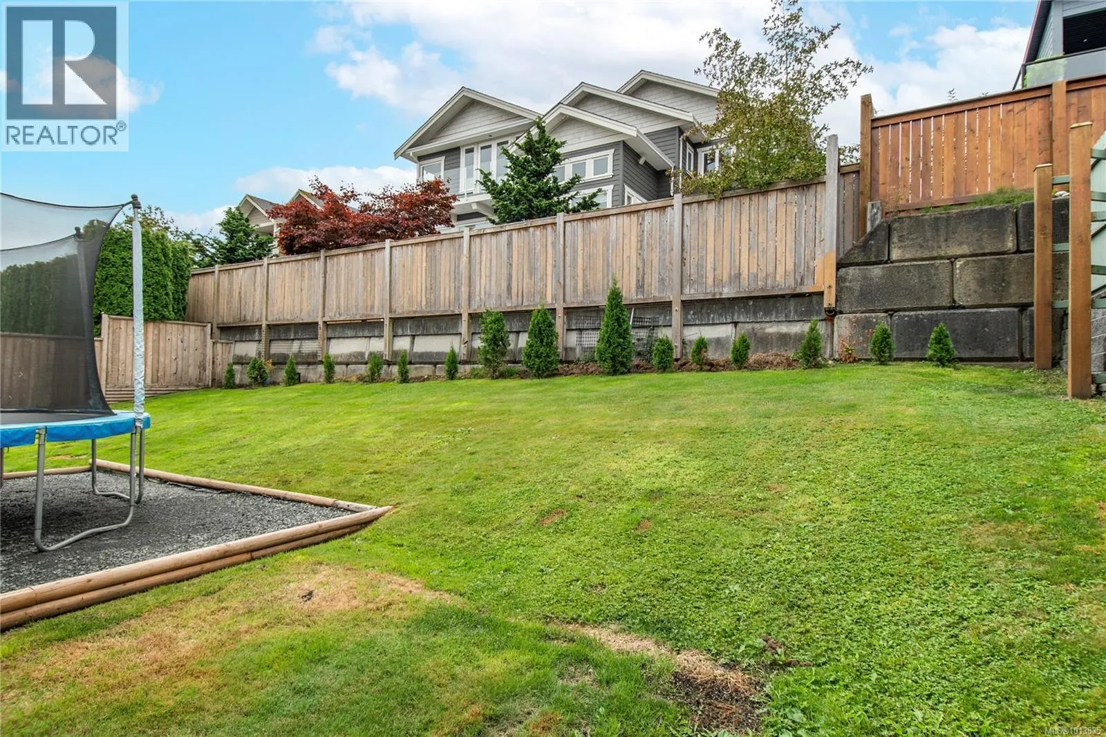 745 Bowen Rd