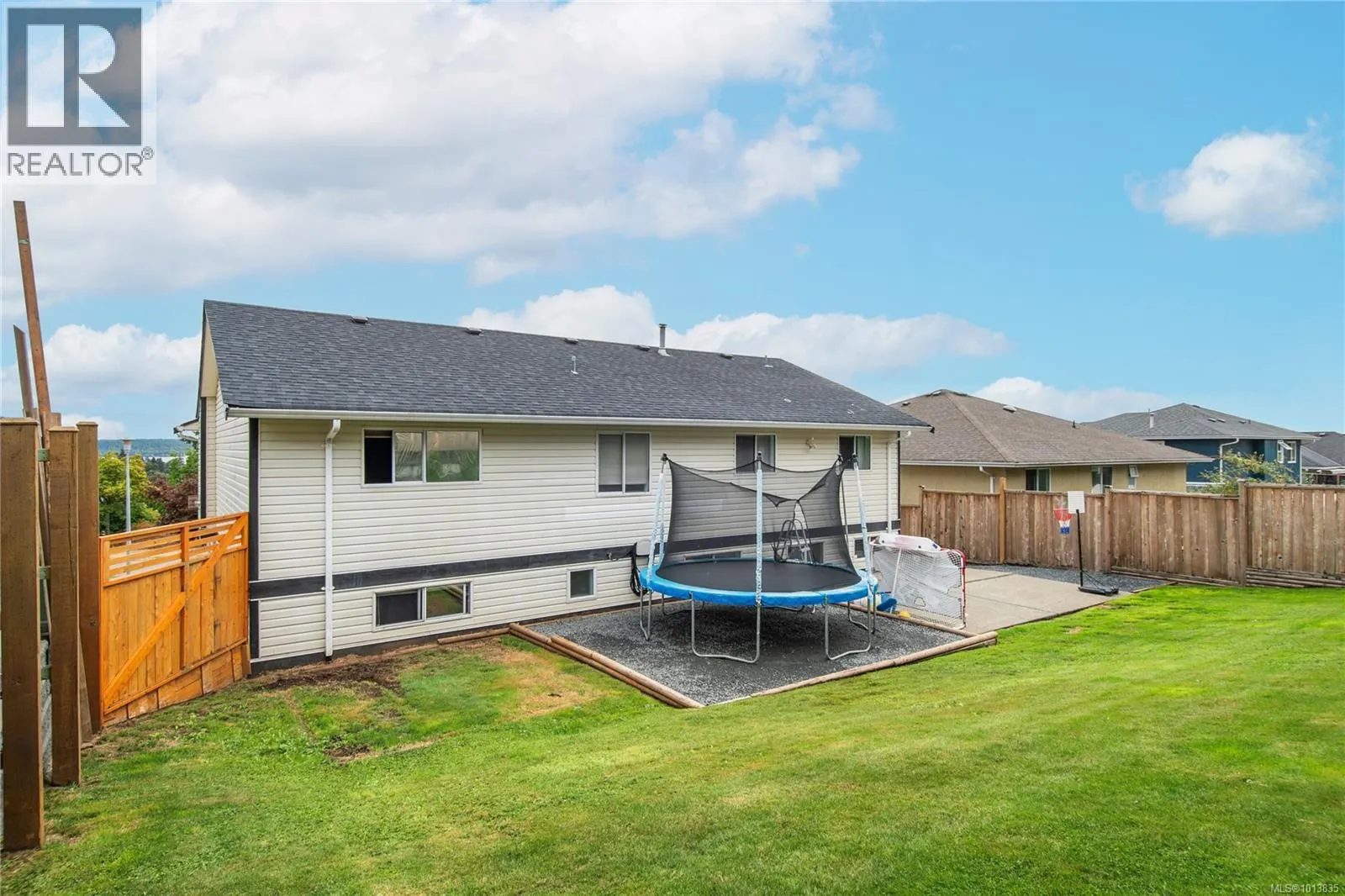 745 Bowen Rd