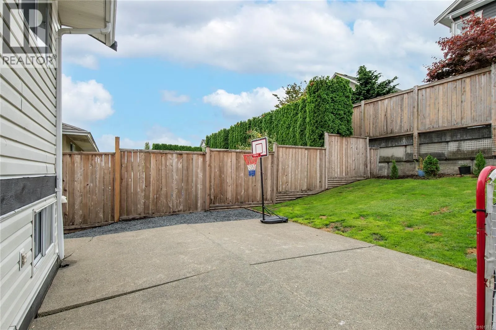 745 Bowen Rd