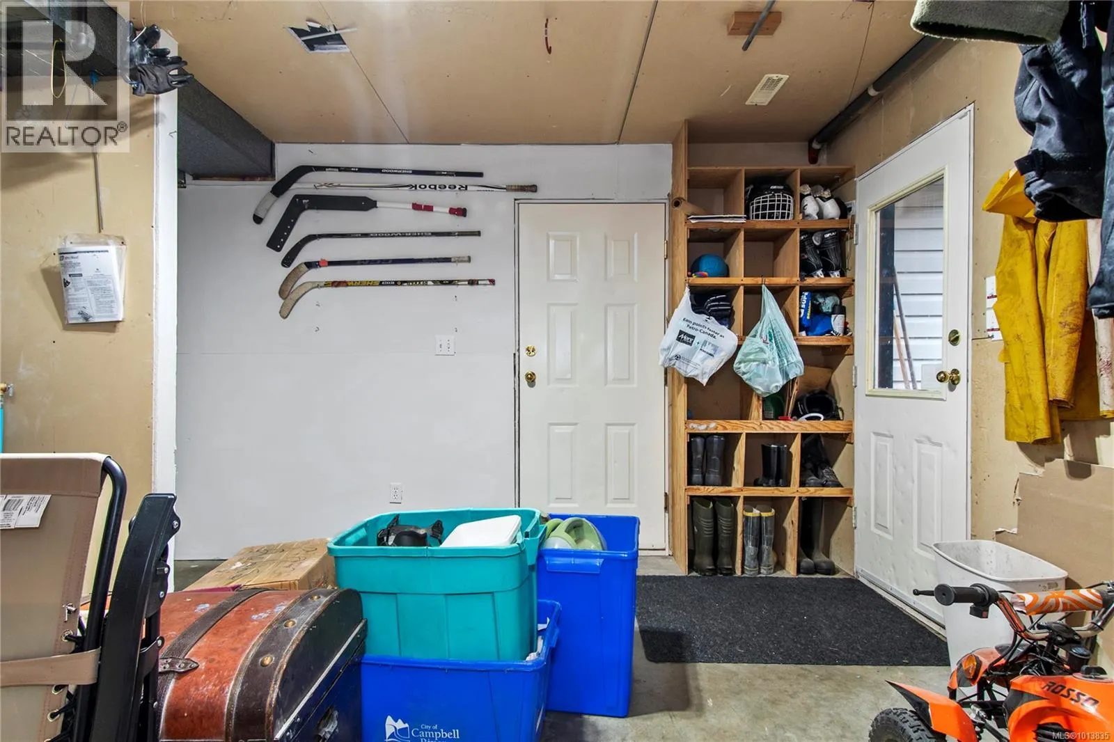 745 Bowen Rd