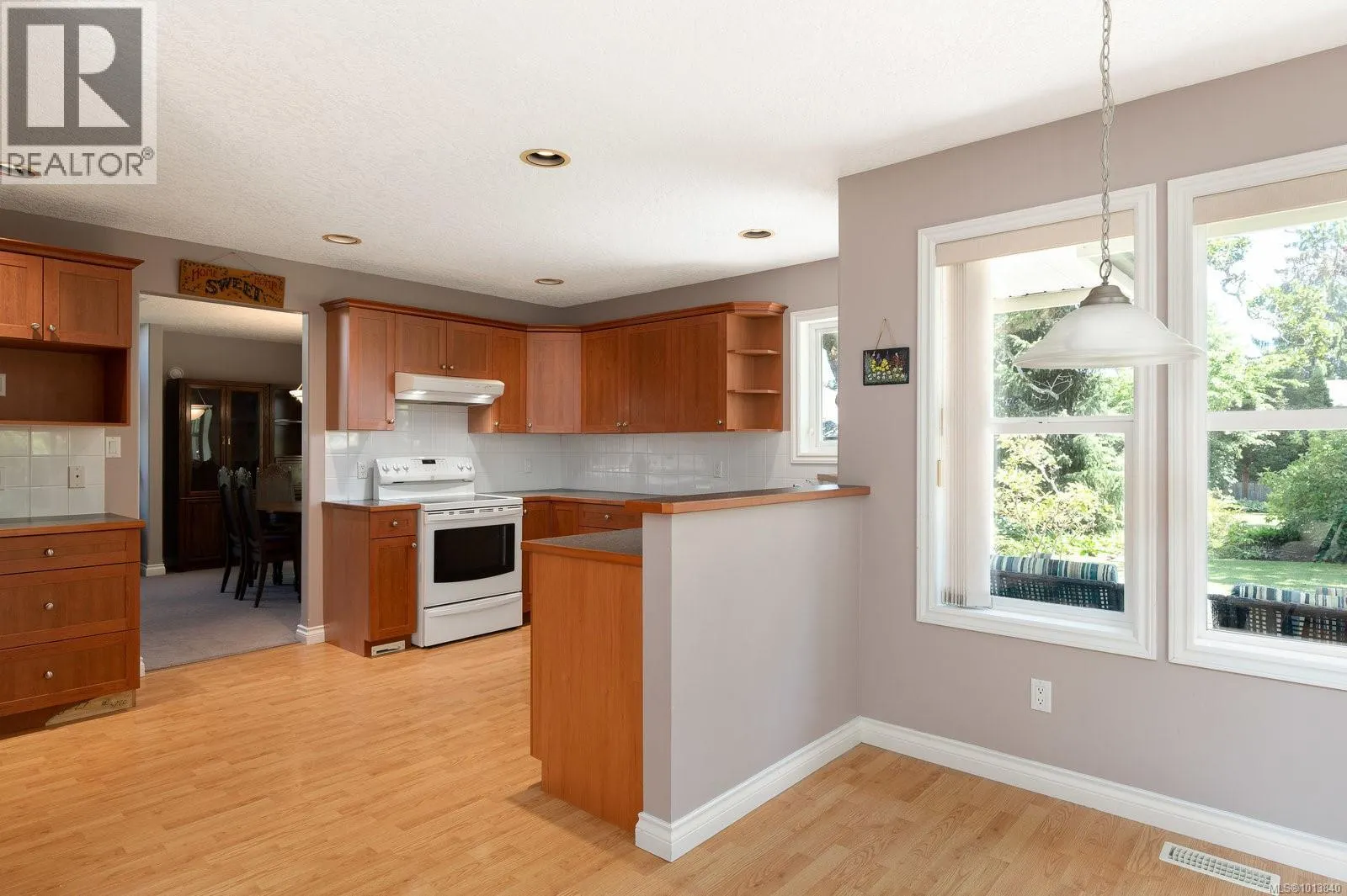 3 707 Greenlea Dr