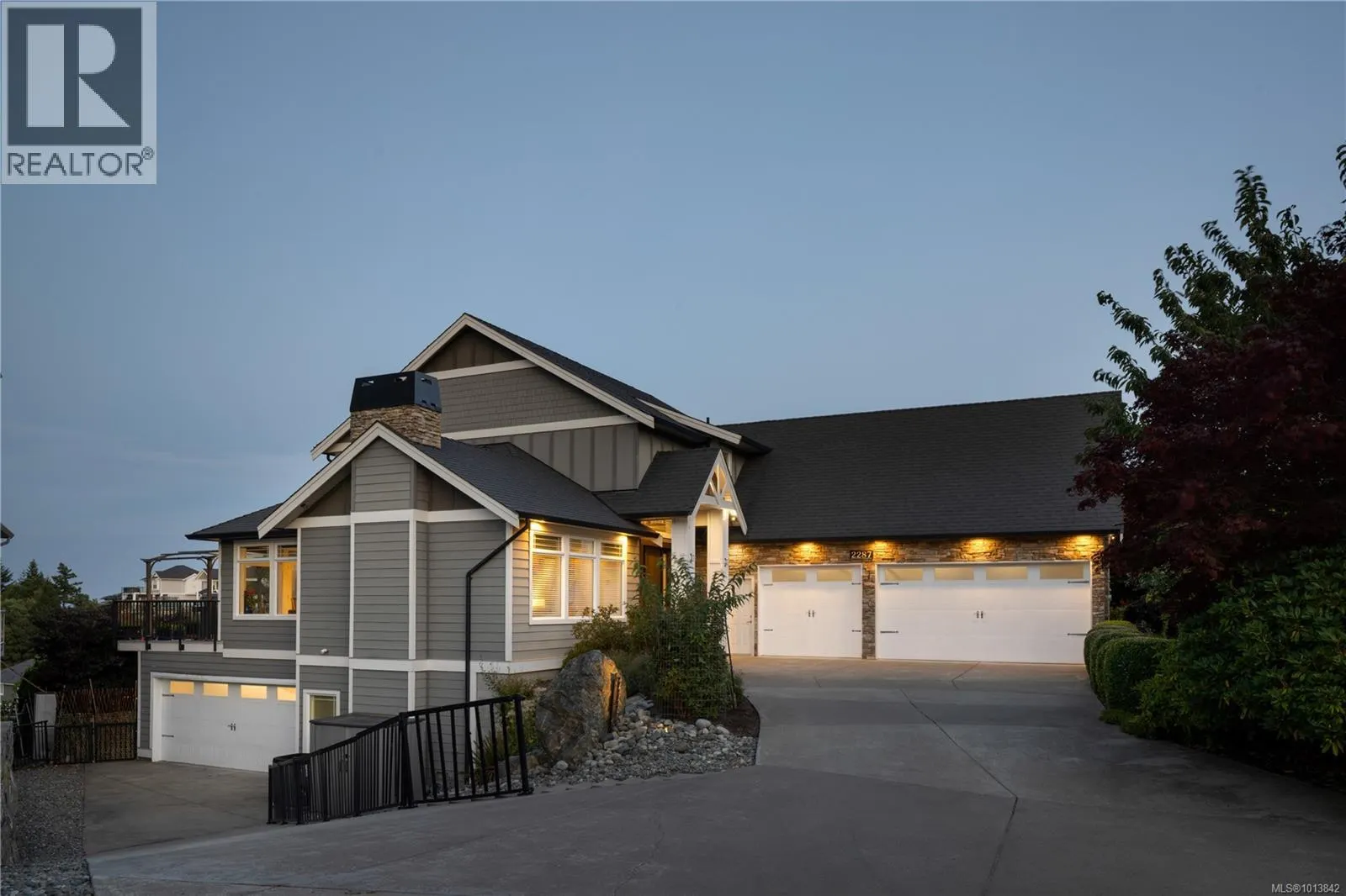 2287 Nicklaus Dr