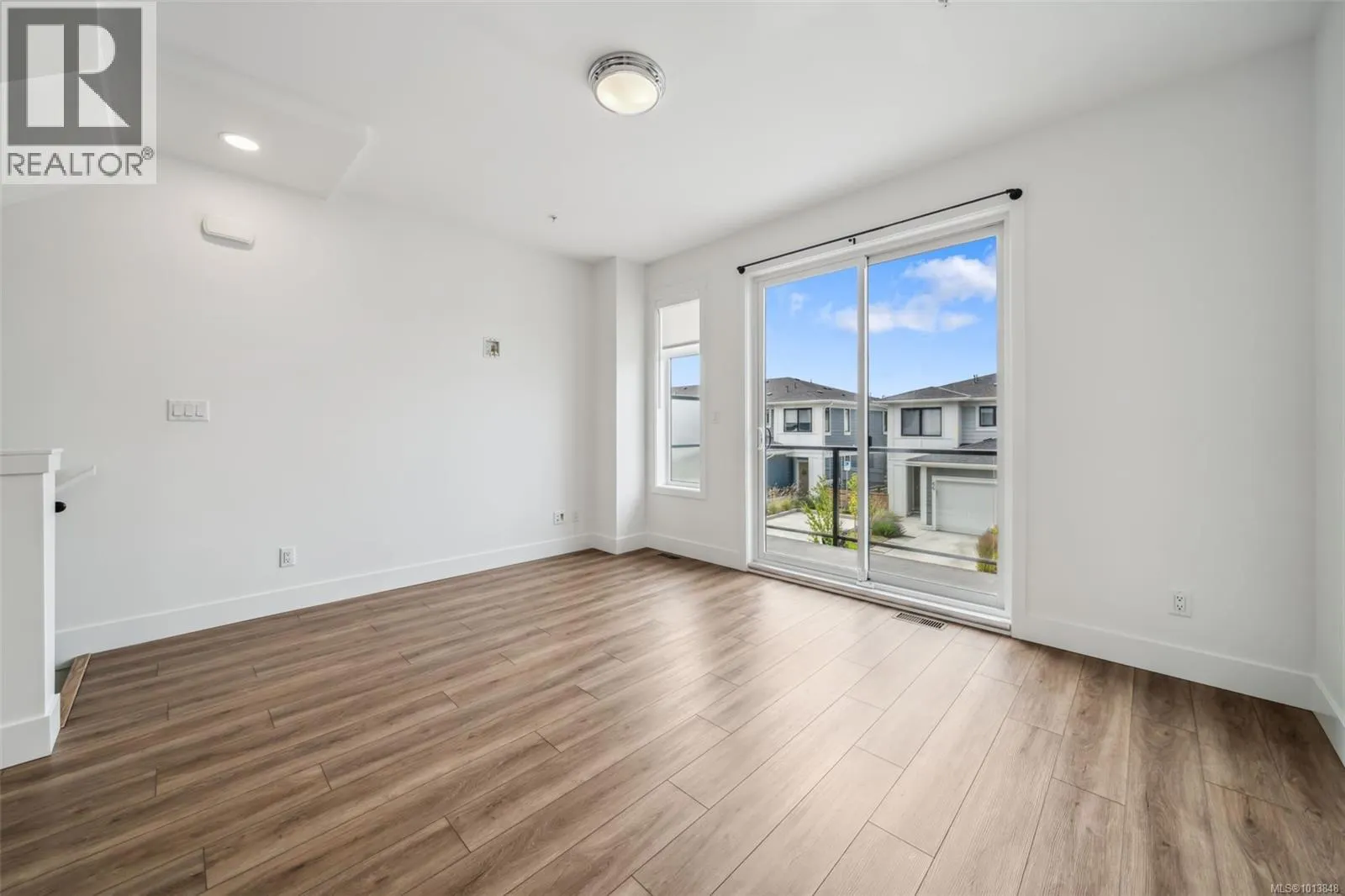 67 255 Caspian Dr