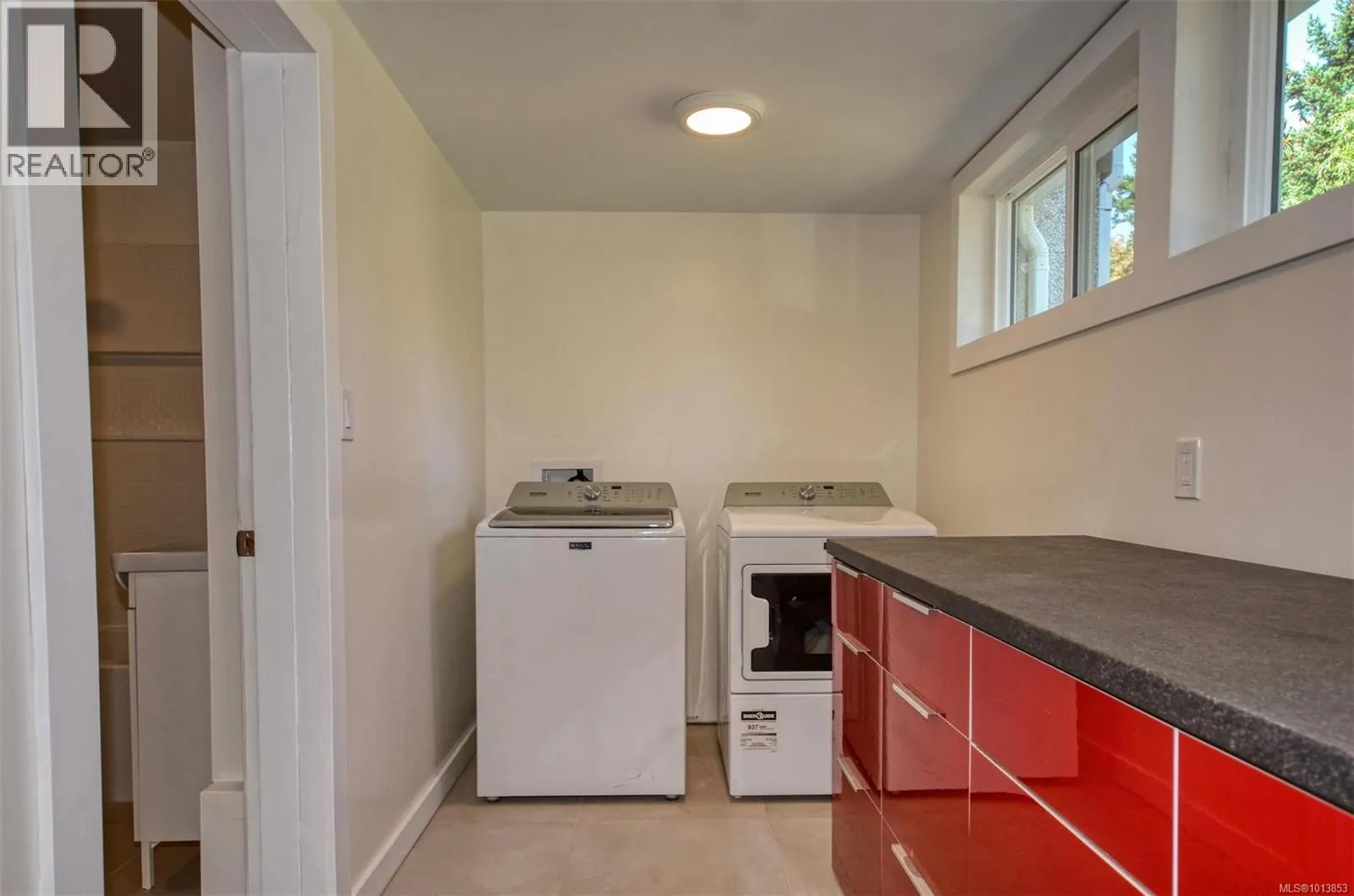 2240 Greenlands Rd