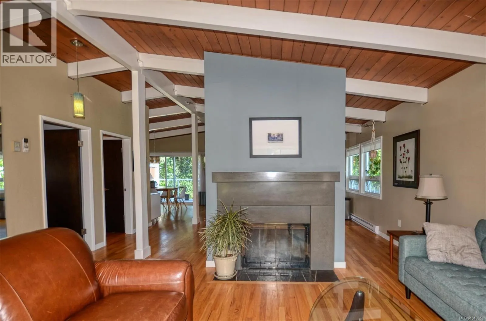 2240 Greenlands Rd