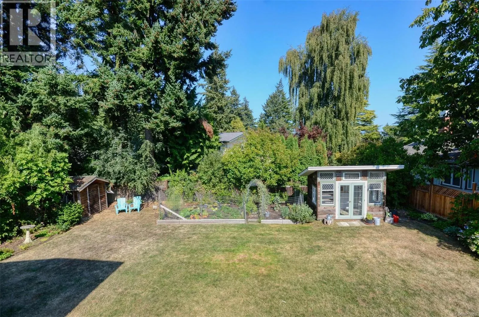 2240 Greenlands Rd