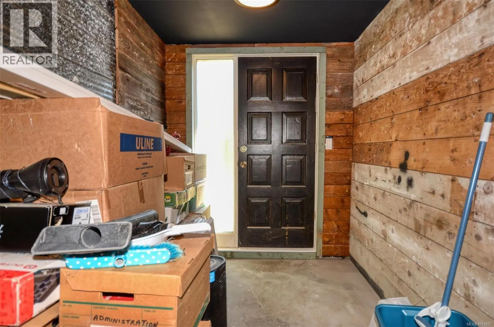 2240 Greenlands Rd