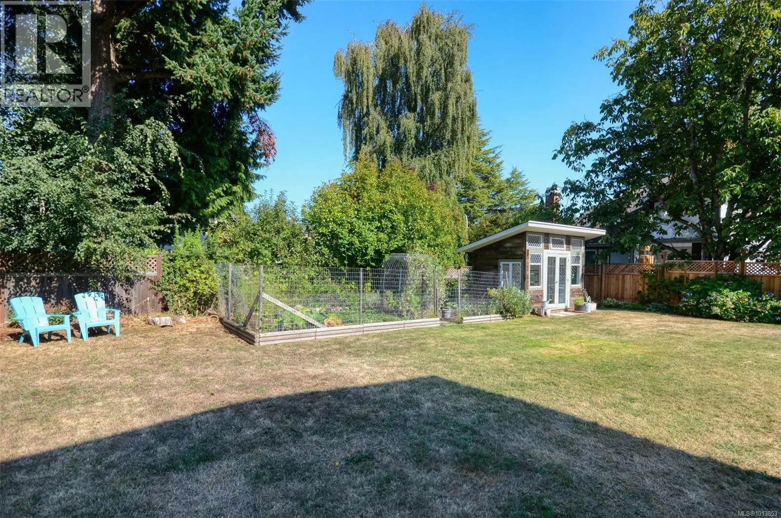 2240 Greenlands Rd