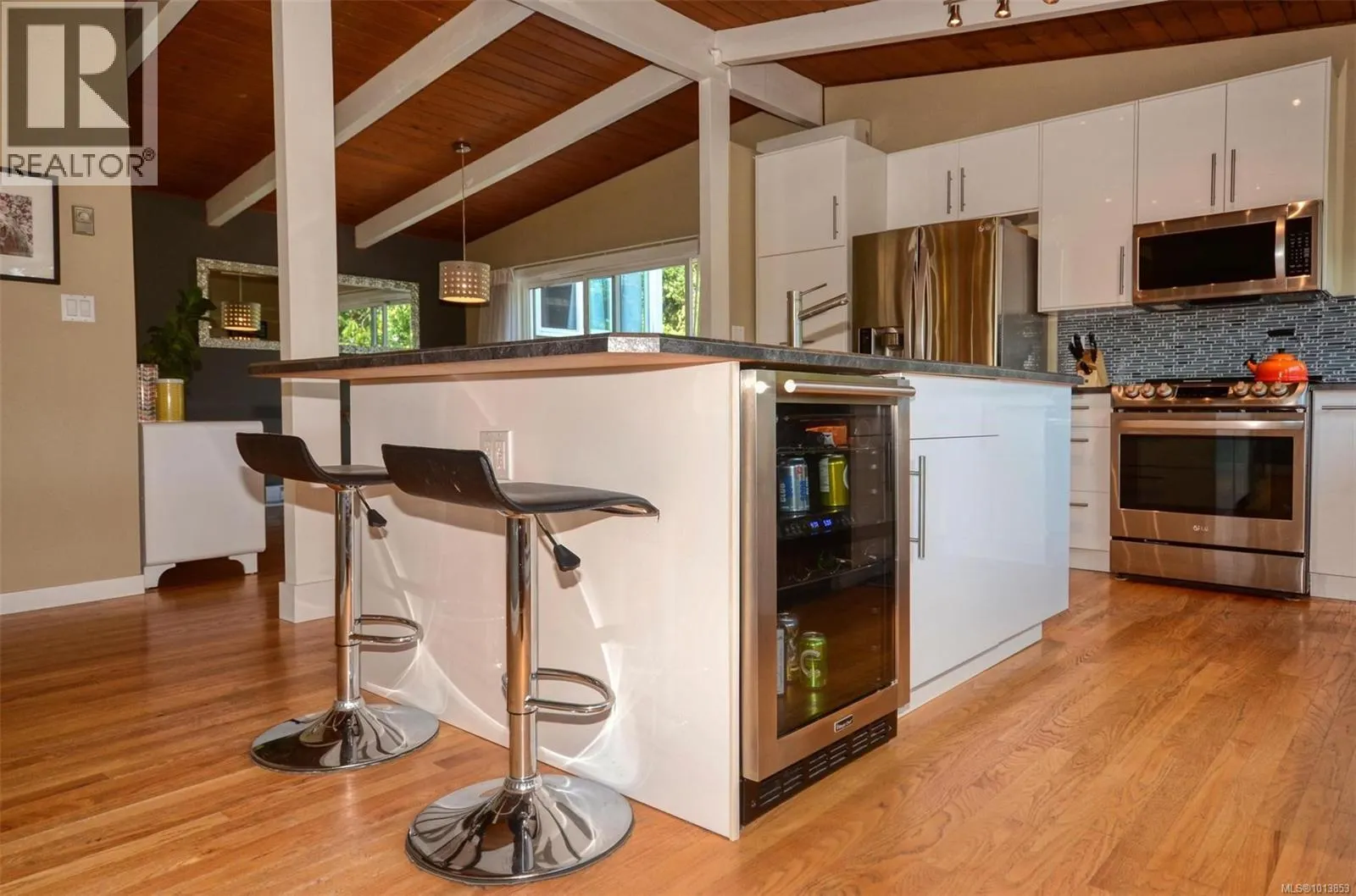 2240 Greenlands Rd