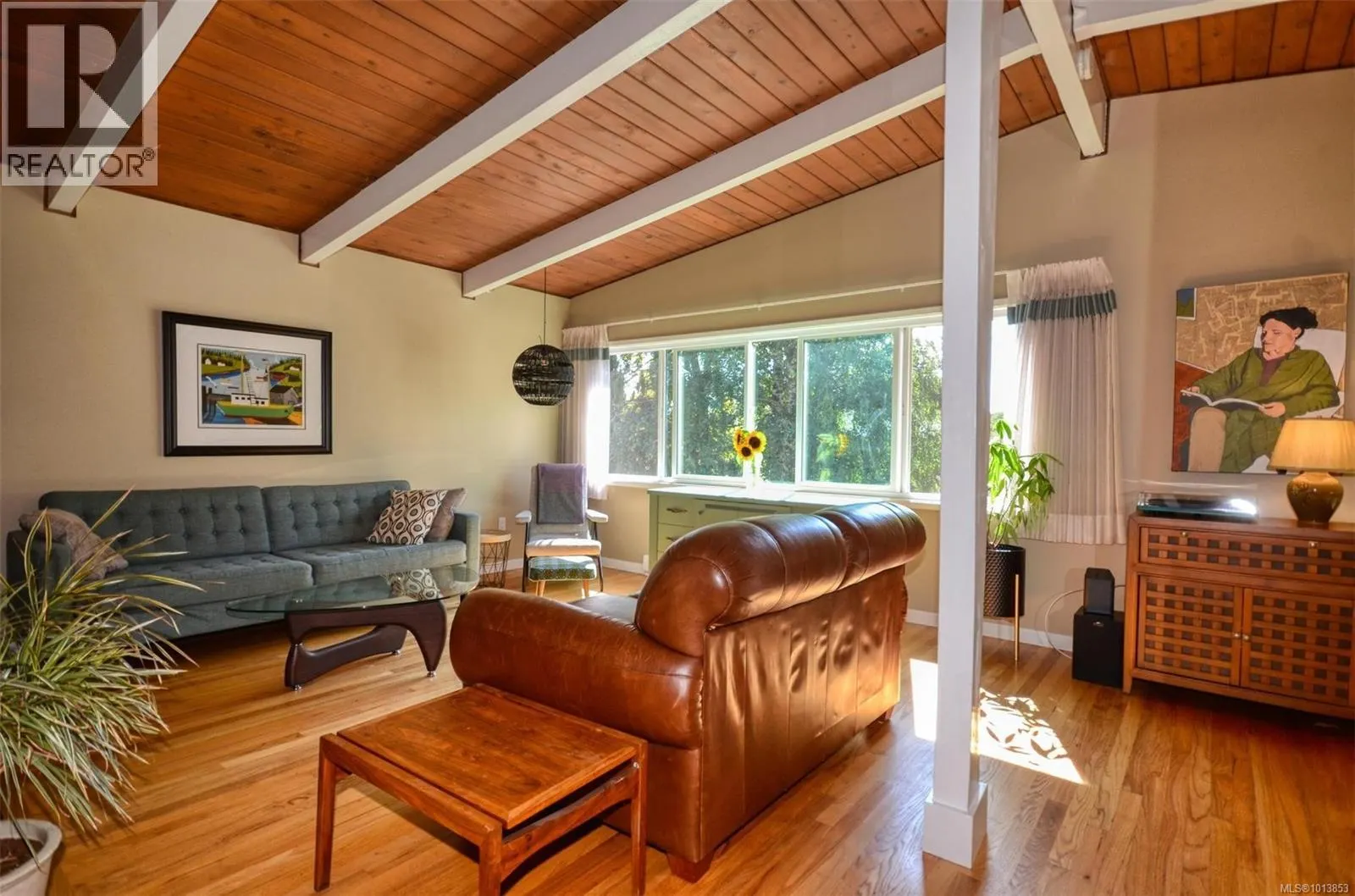 2240 Greenlands Rd