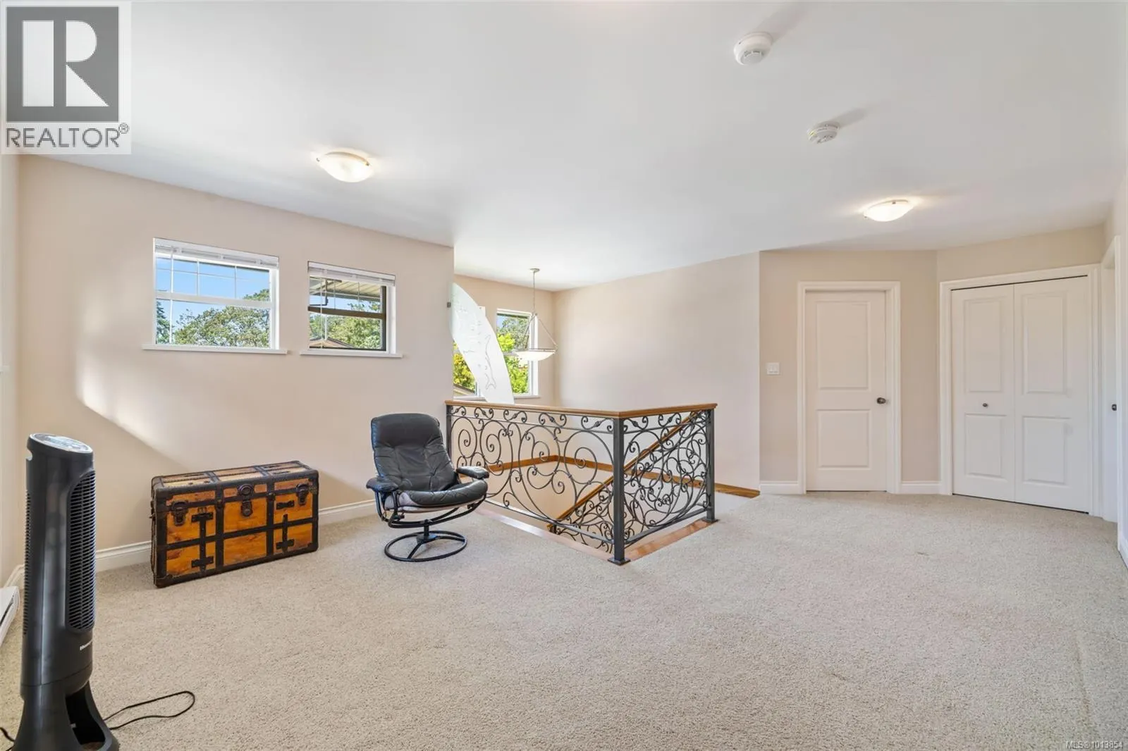 1286 Ocean View Dr