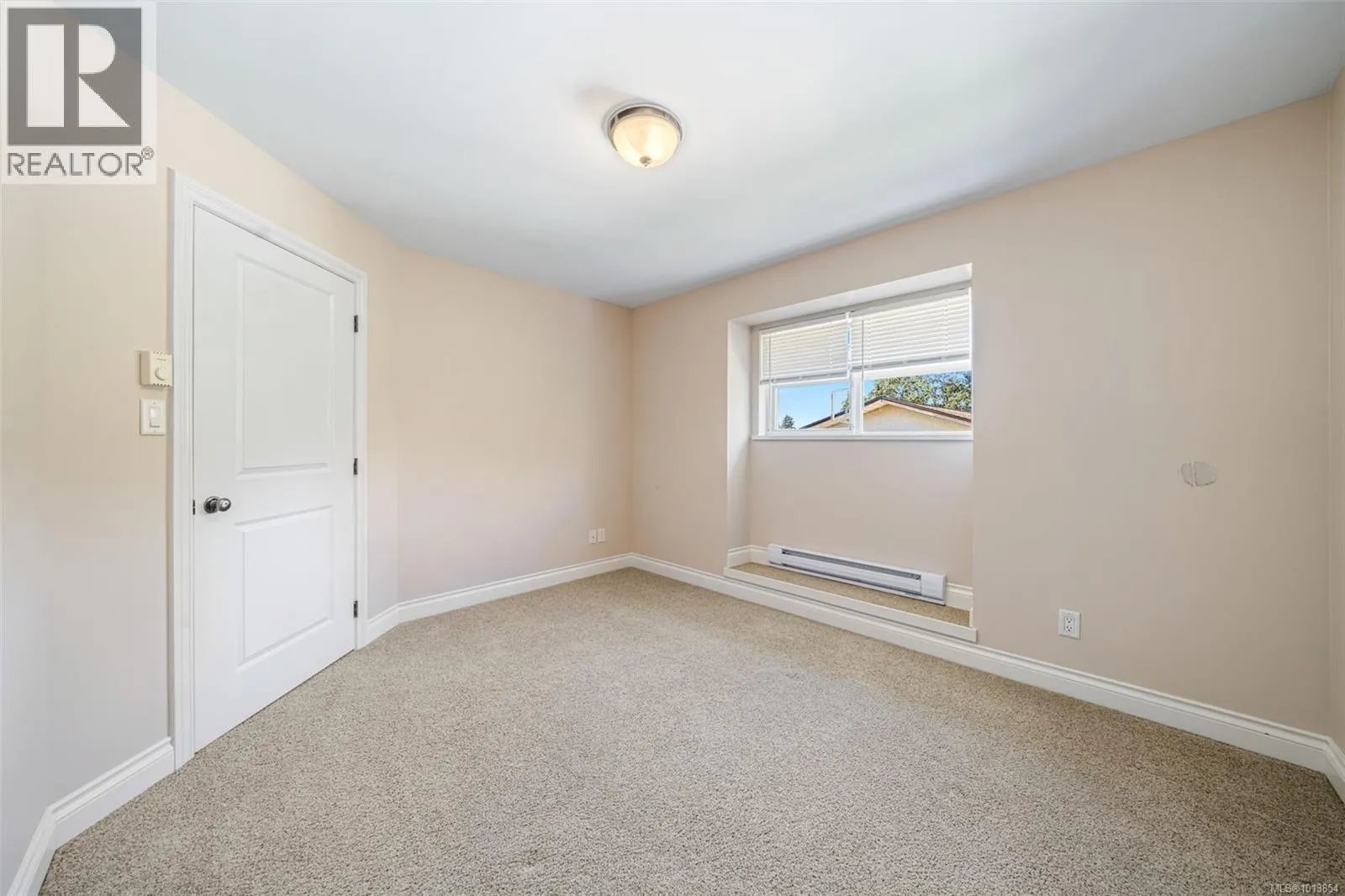 1286 Ocean View Dr