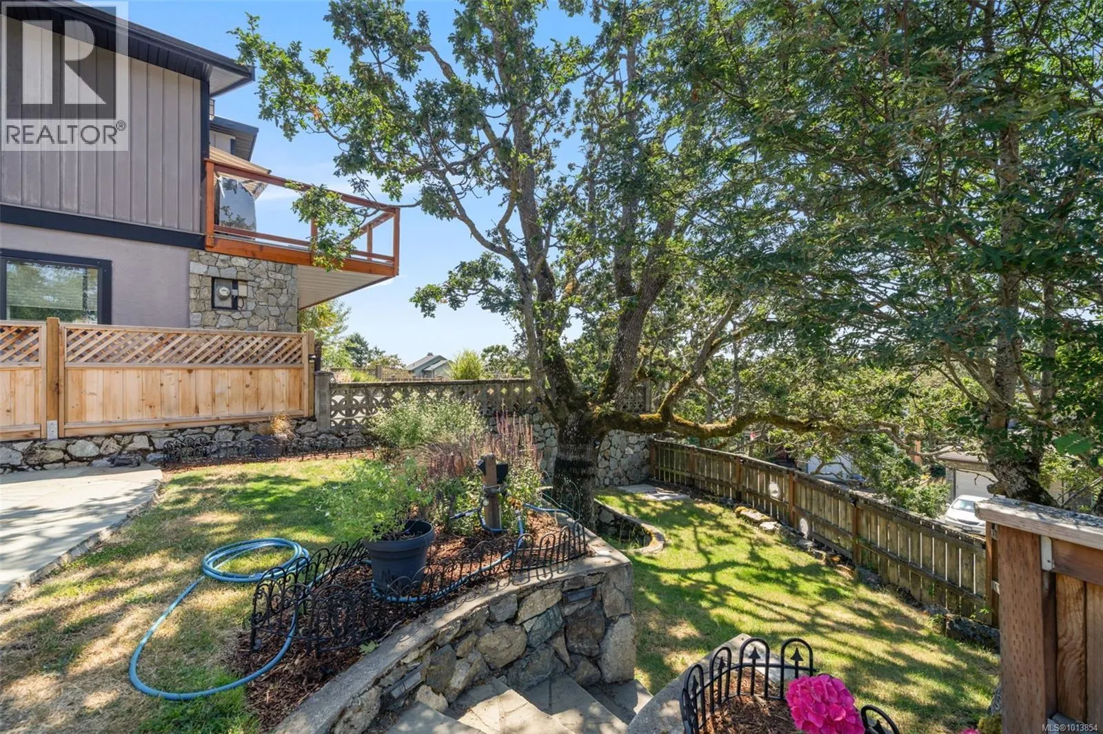 1286 Ocean View Dr