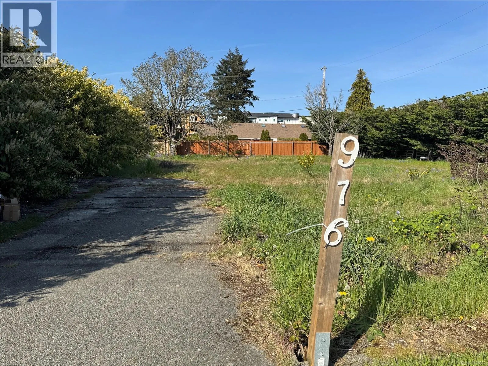 976 Dunford Ave