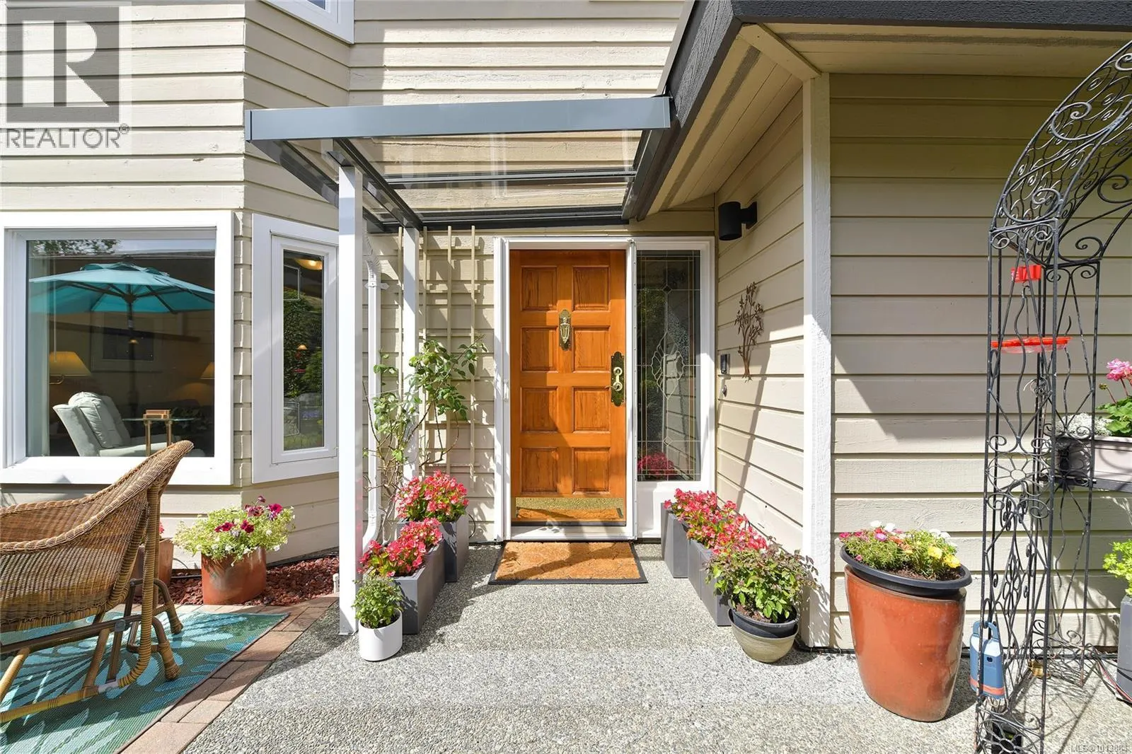 913 2829 Arbutus Rd