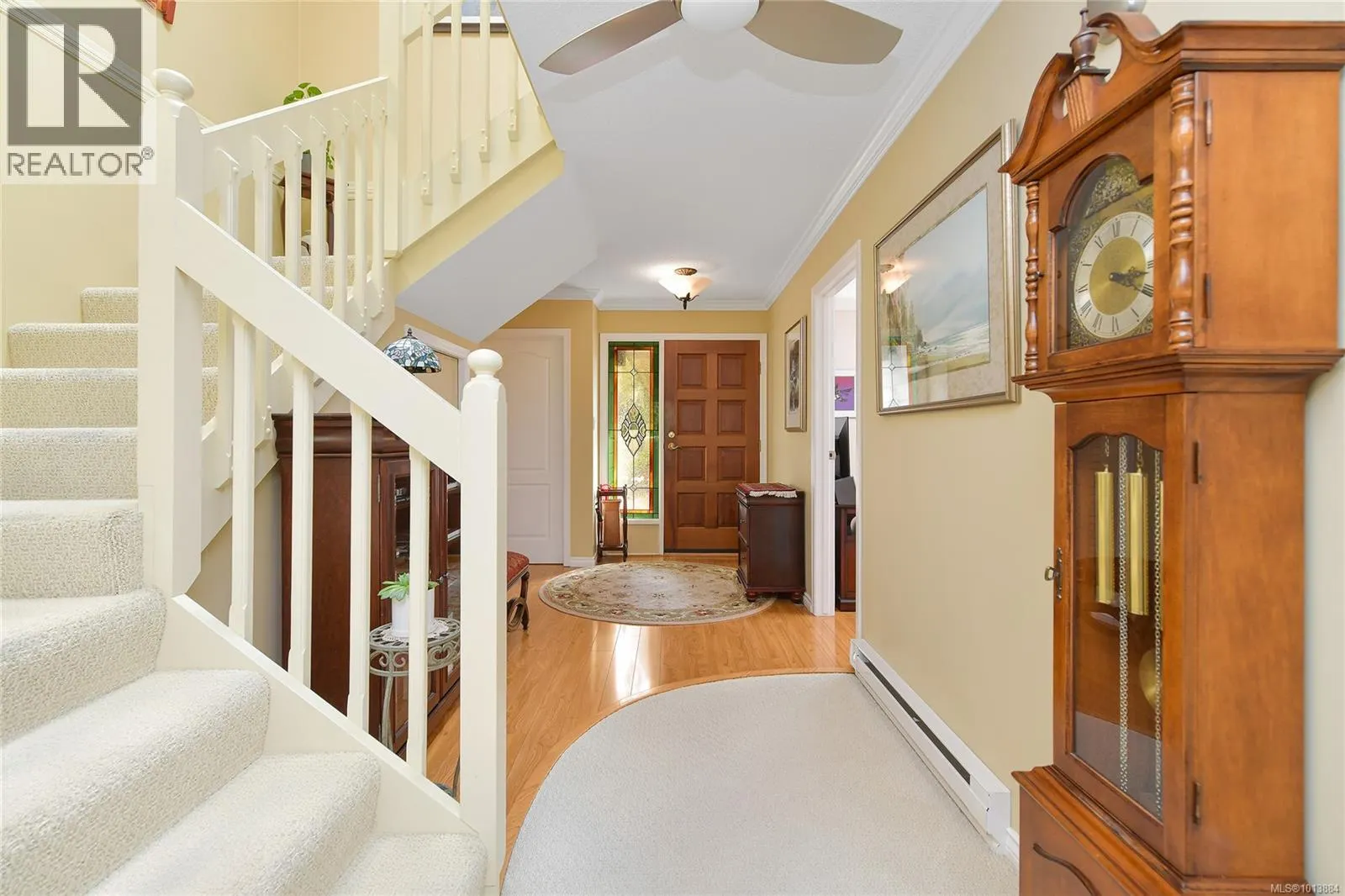 913 2829 Arbutus Rd