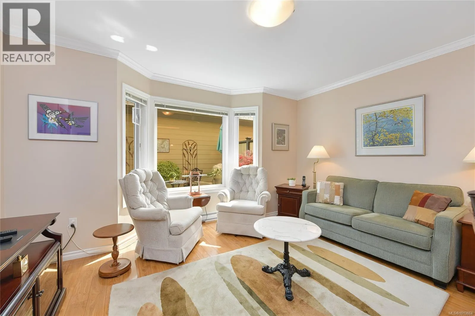 913 2829 Arbutus Rd