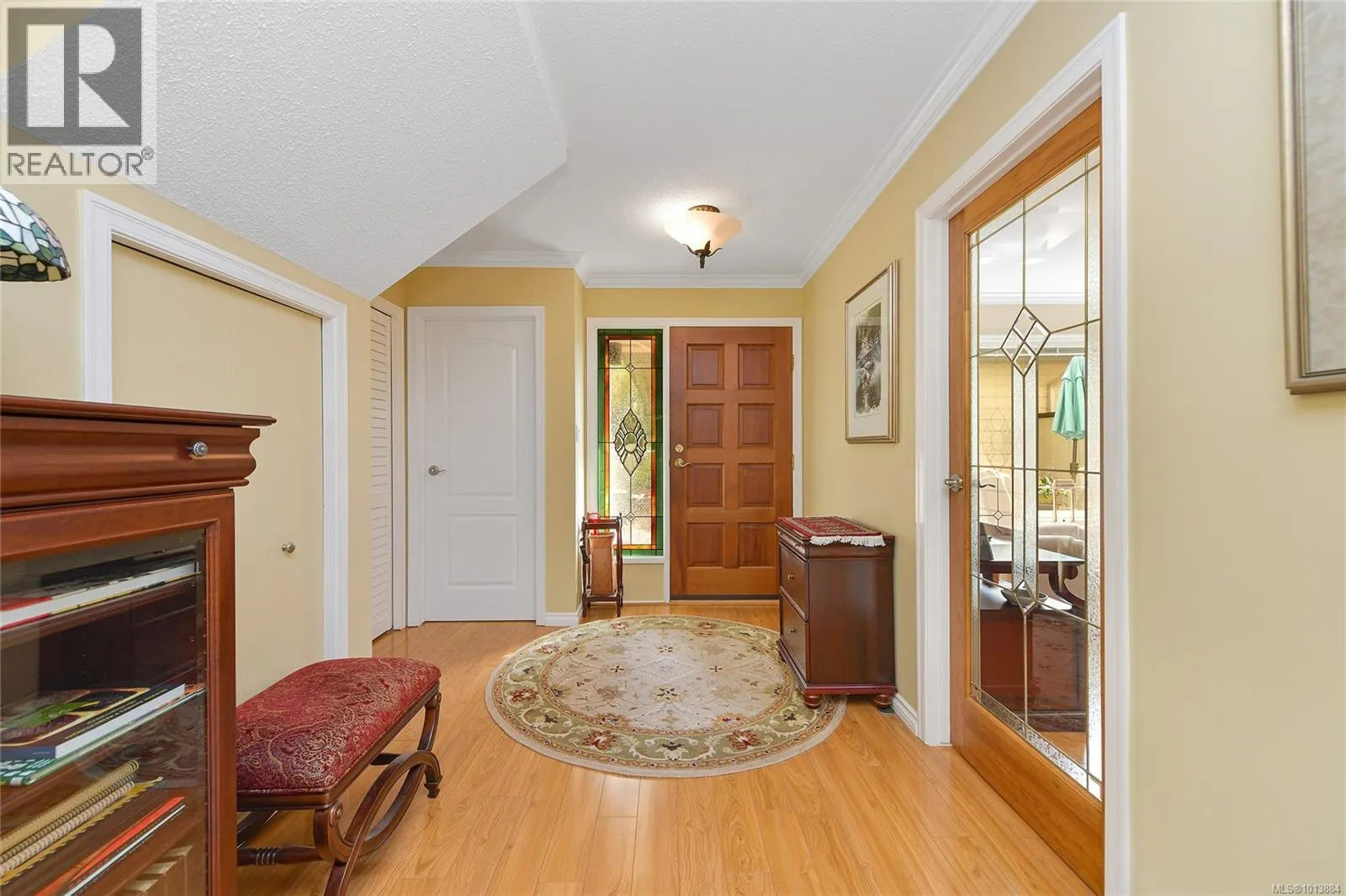 913 2829 Arbutus Rd