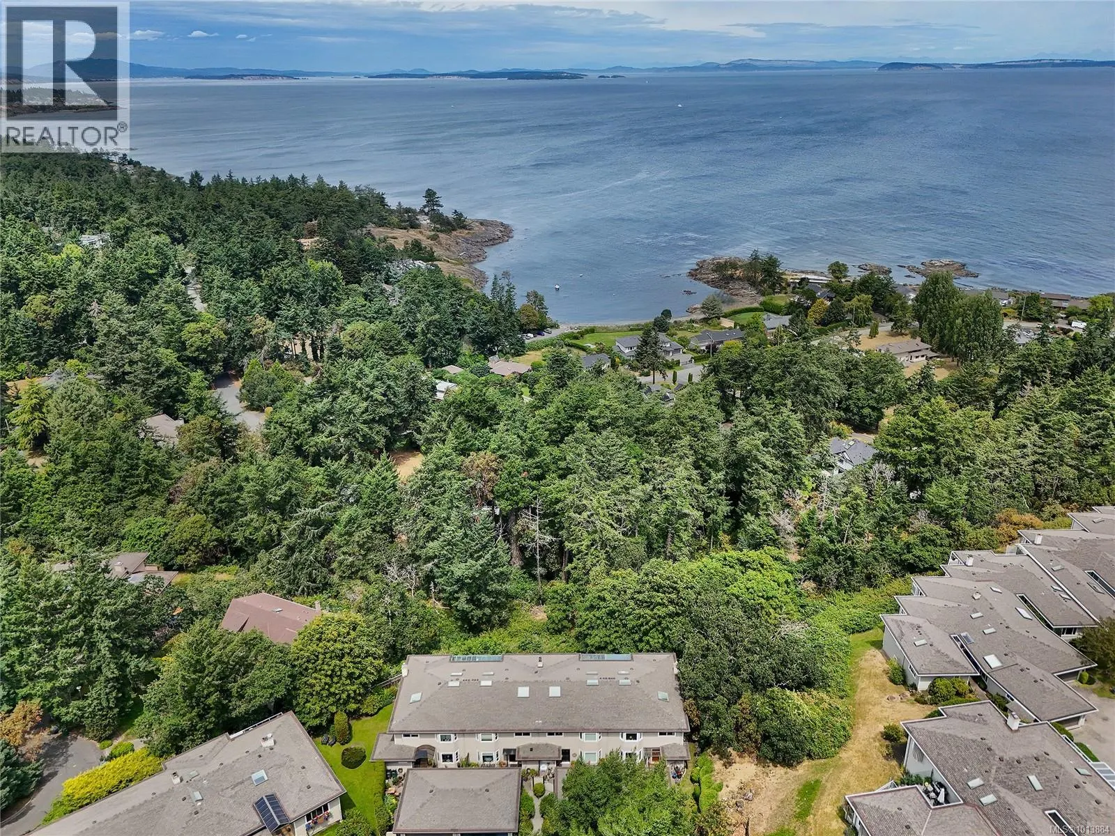 913 2829 Arbutus Rd