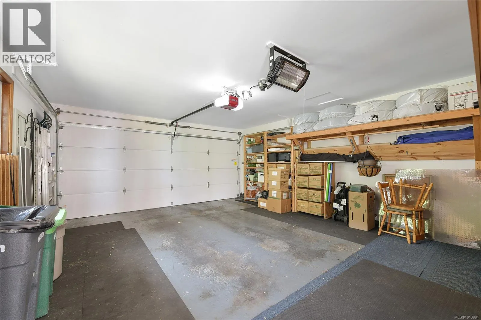913 2829 Arbutus Rd