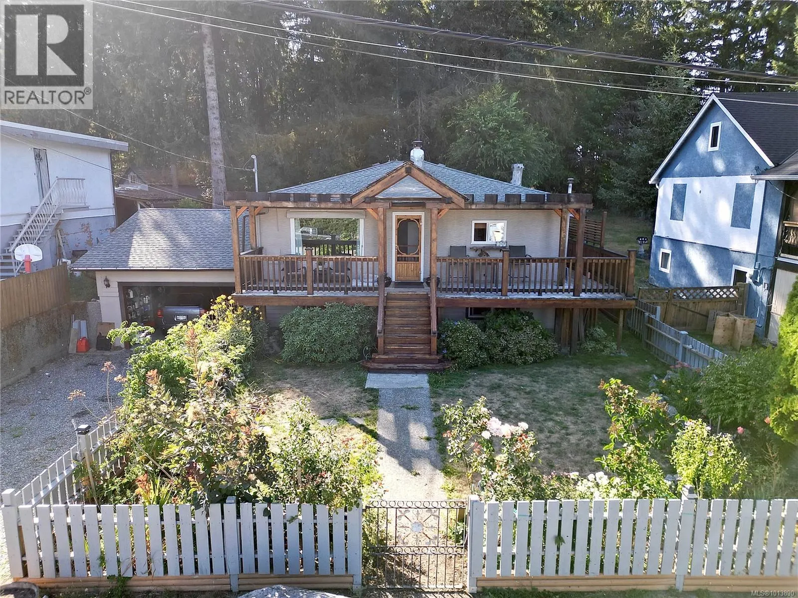 100 Boundary Rd