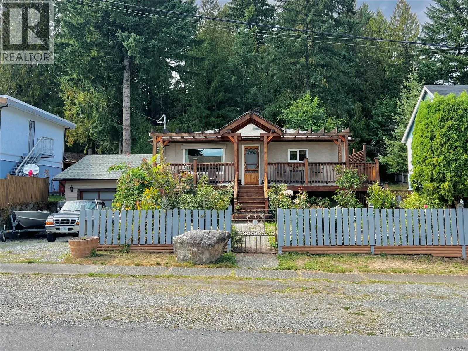 100 Boundary Rd