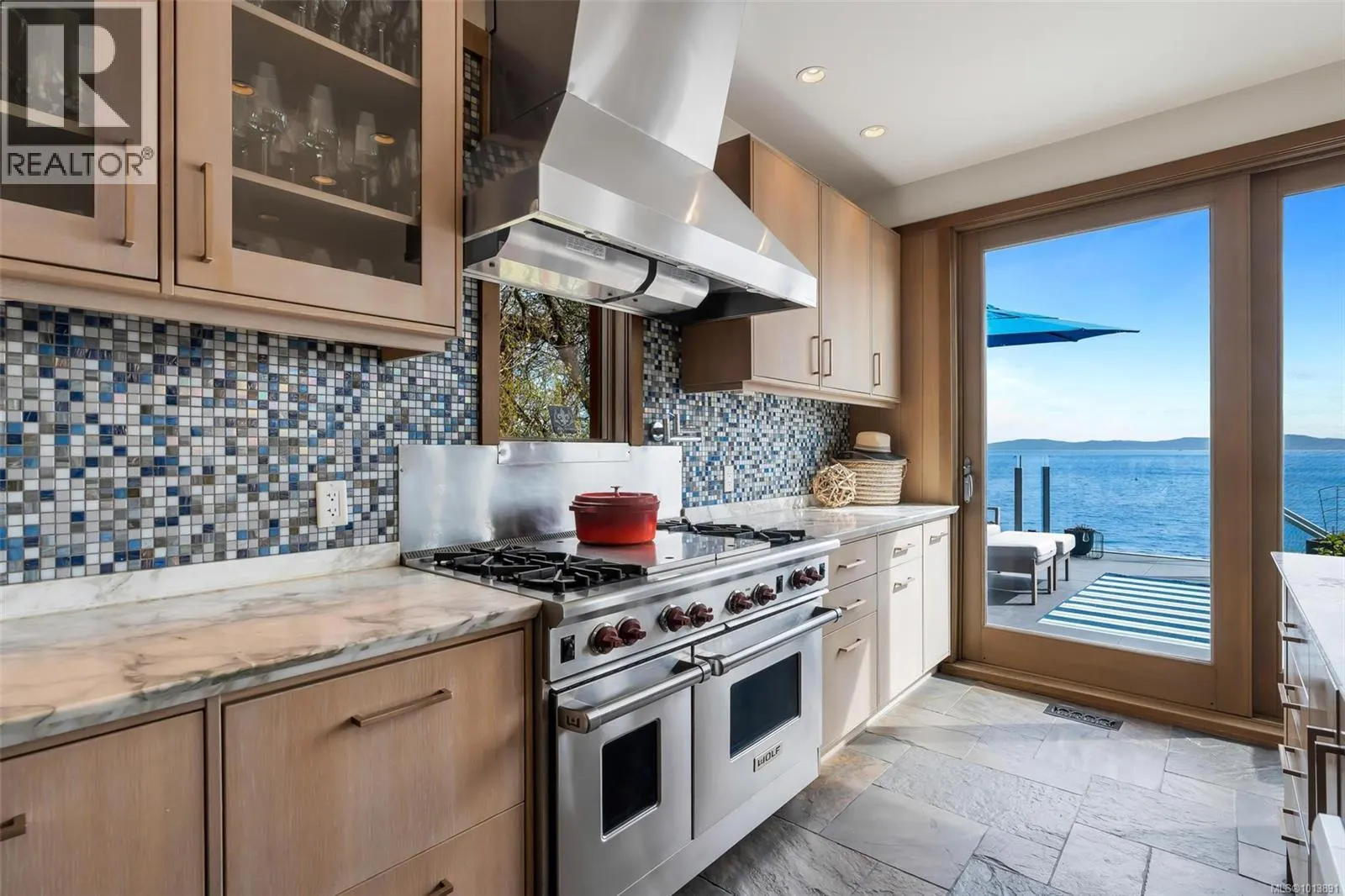 5073 Cordova Bay Rd