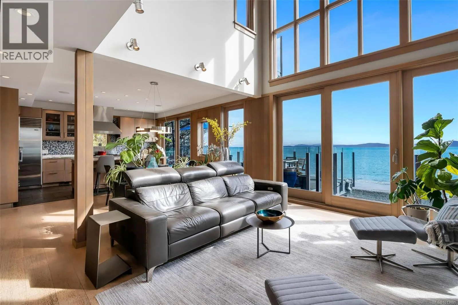 5073 Cordova Bay Rd