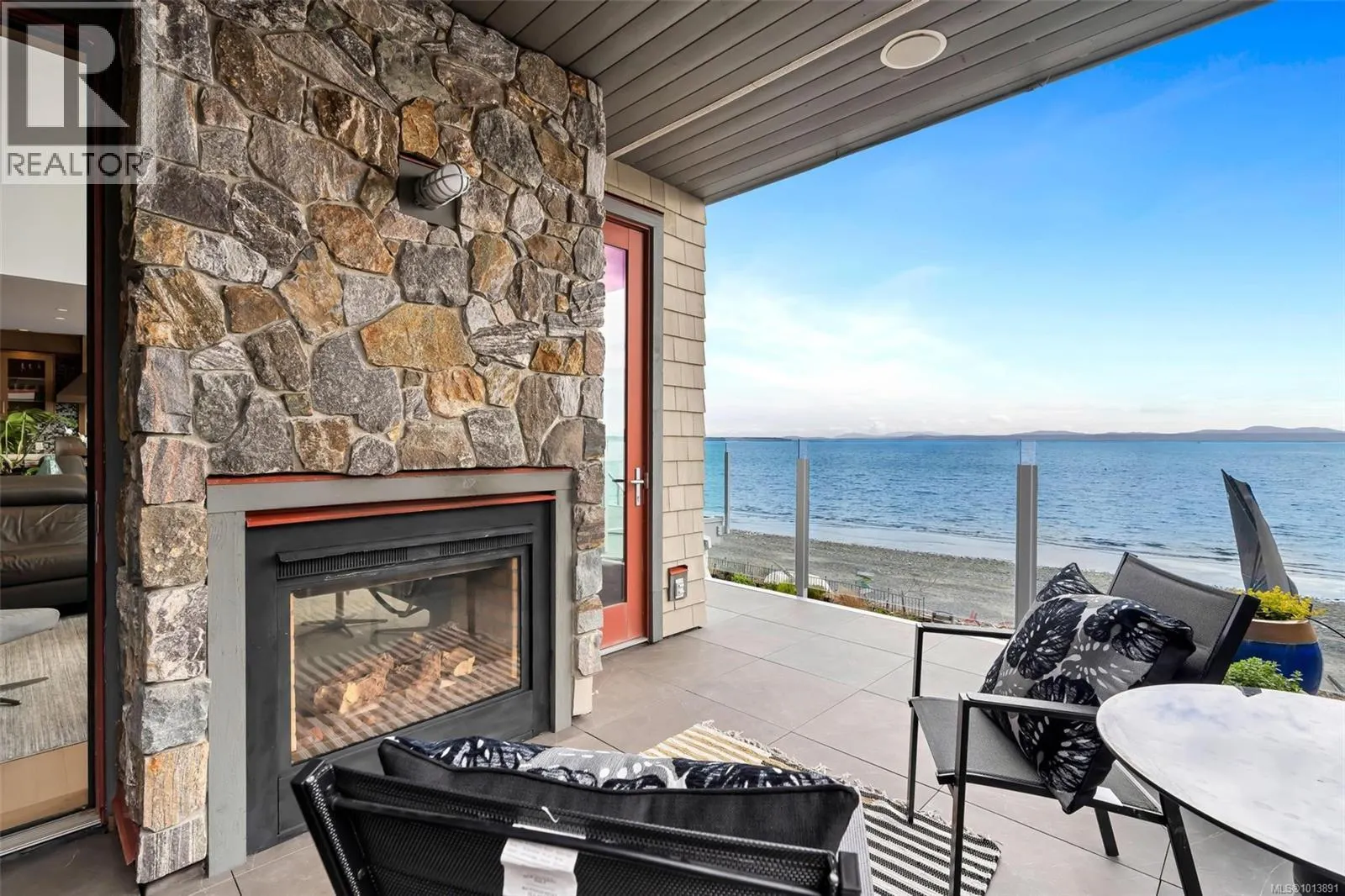 5073 Cordova Bay Rd