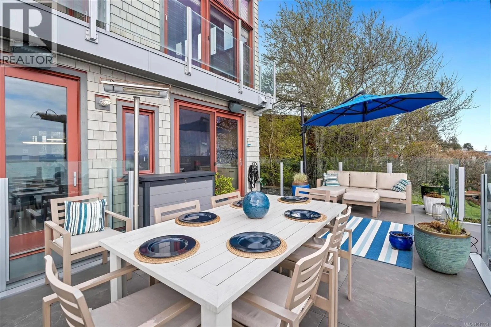5073 Cordova Bay Rd
