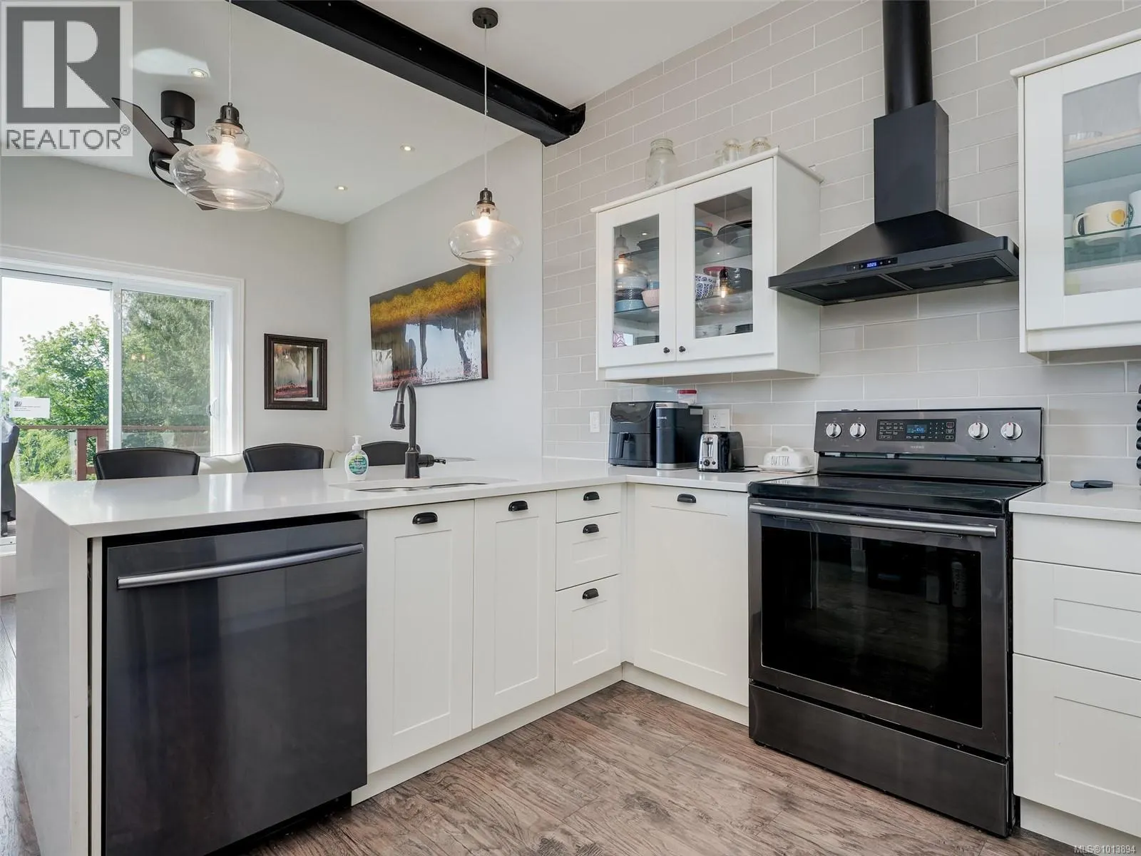 5877 Sooke Rd