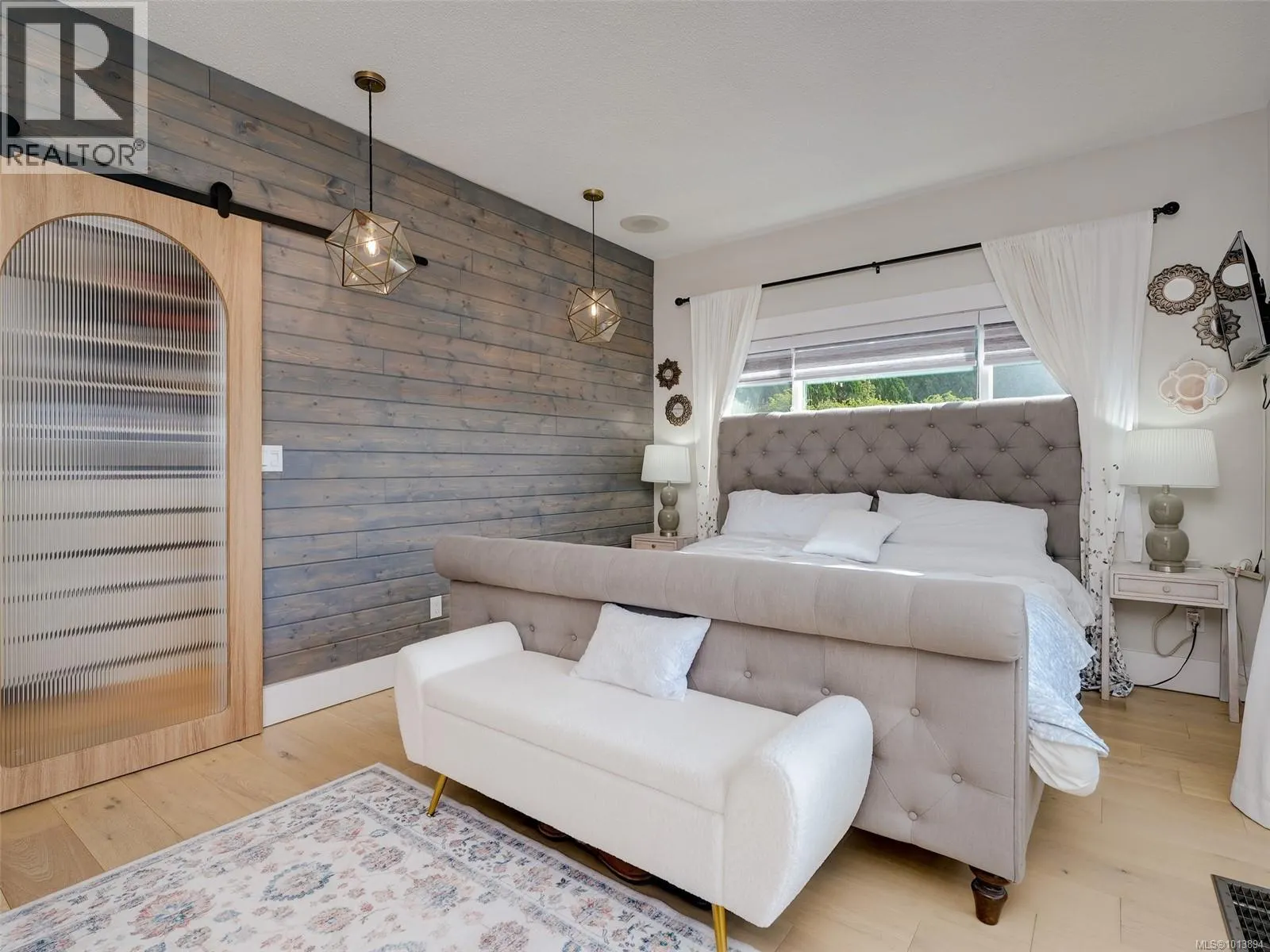 5877 Sooke Rd