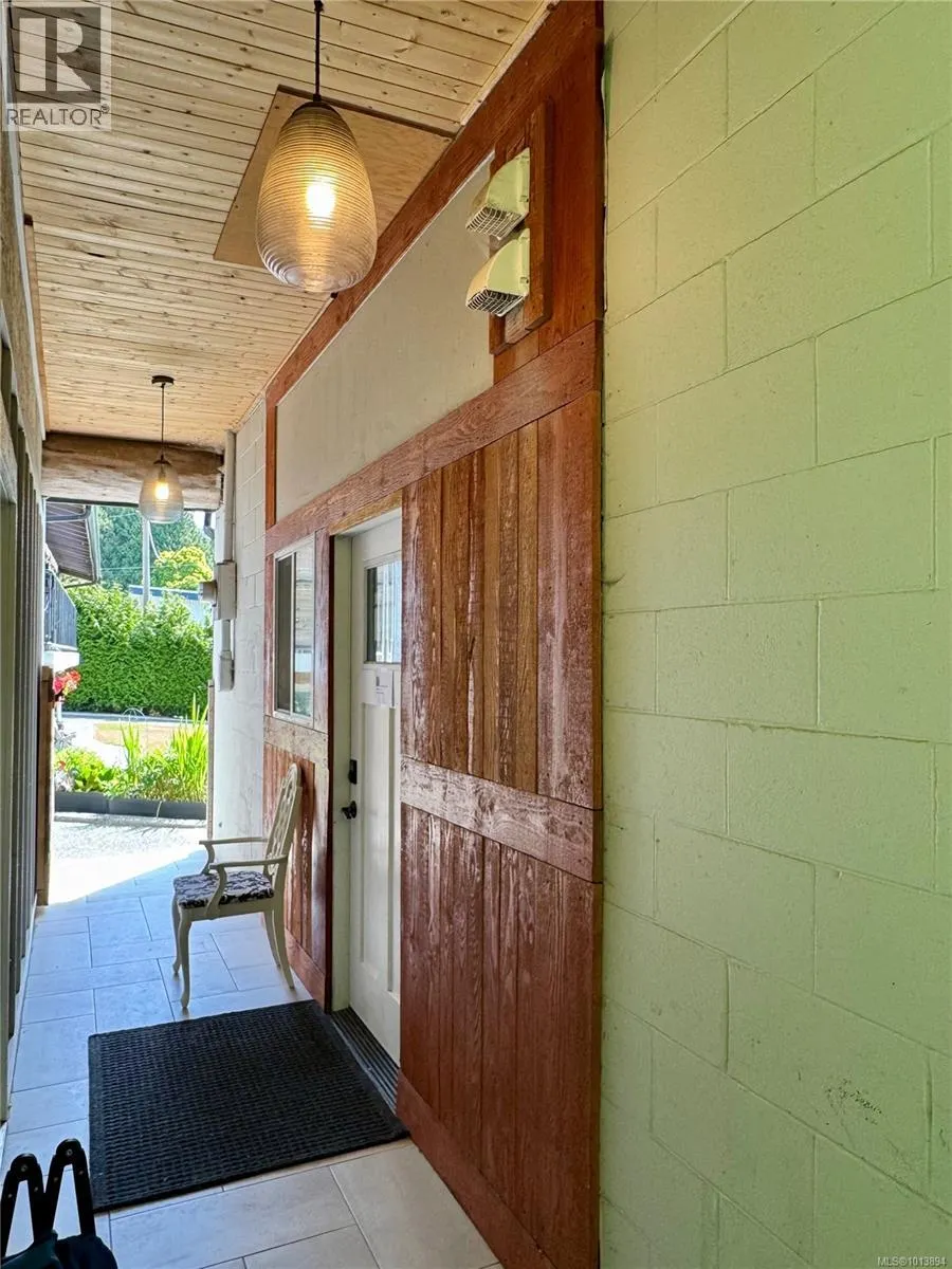 5877 Sooke Rd