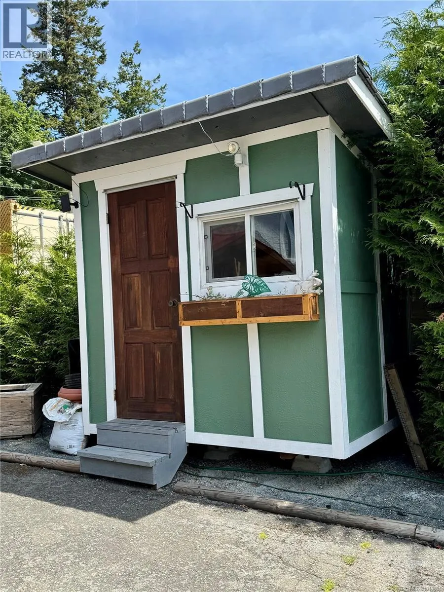 5877 Sooke Rd