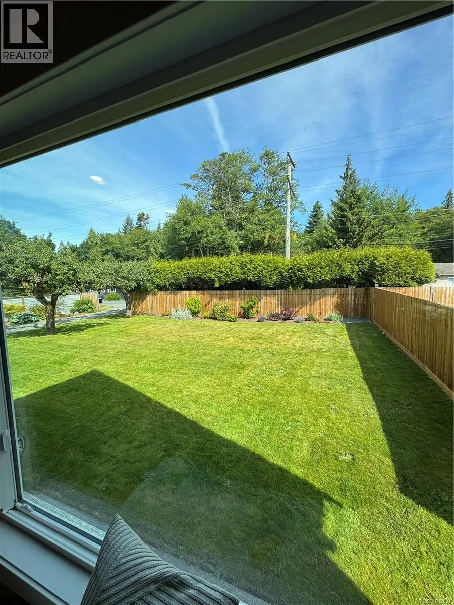 5877 Sooke Rd