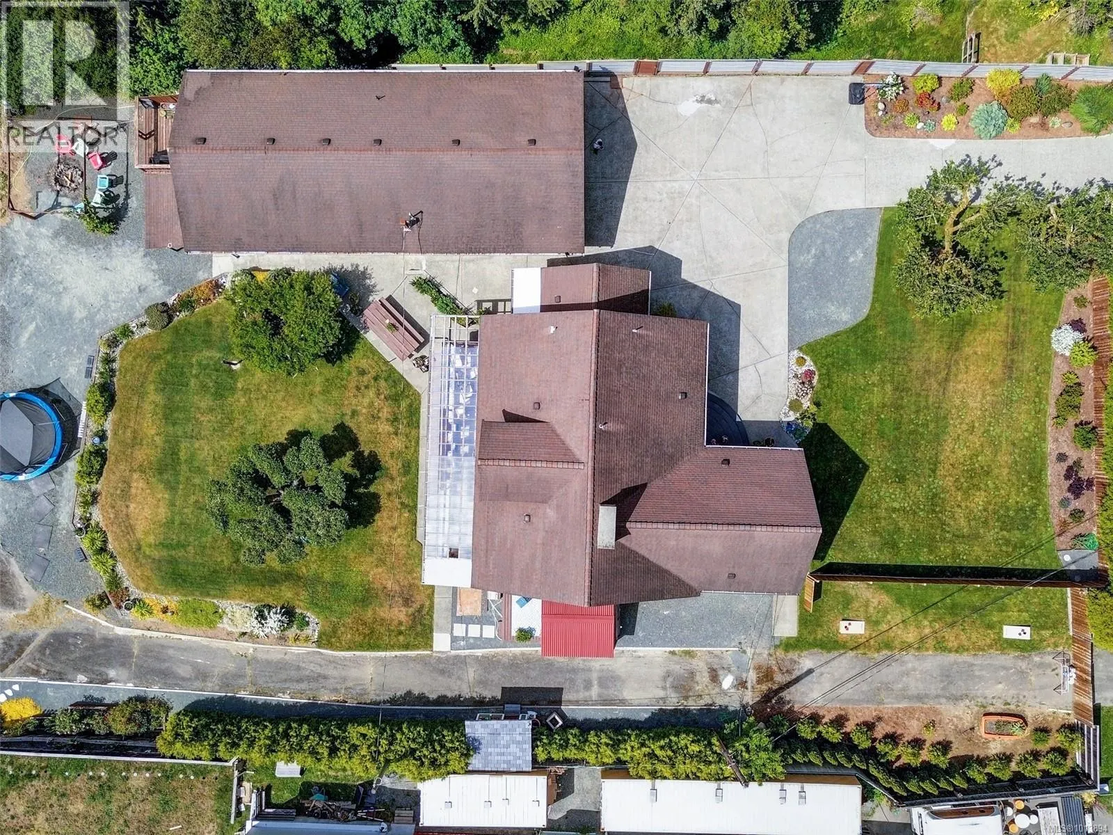5877 Sooke Rd