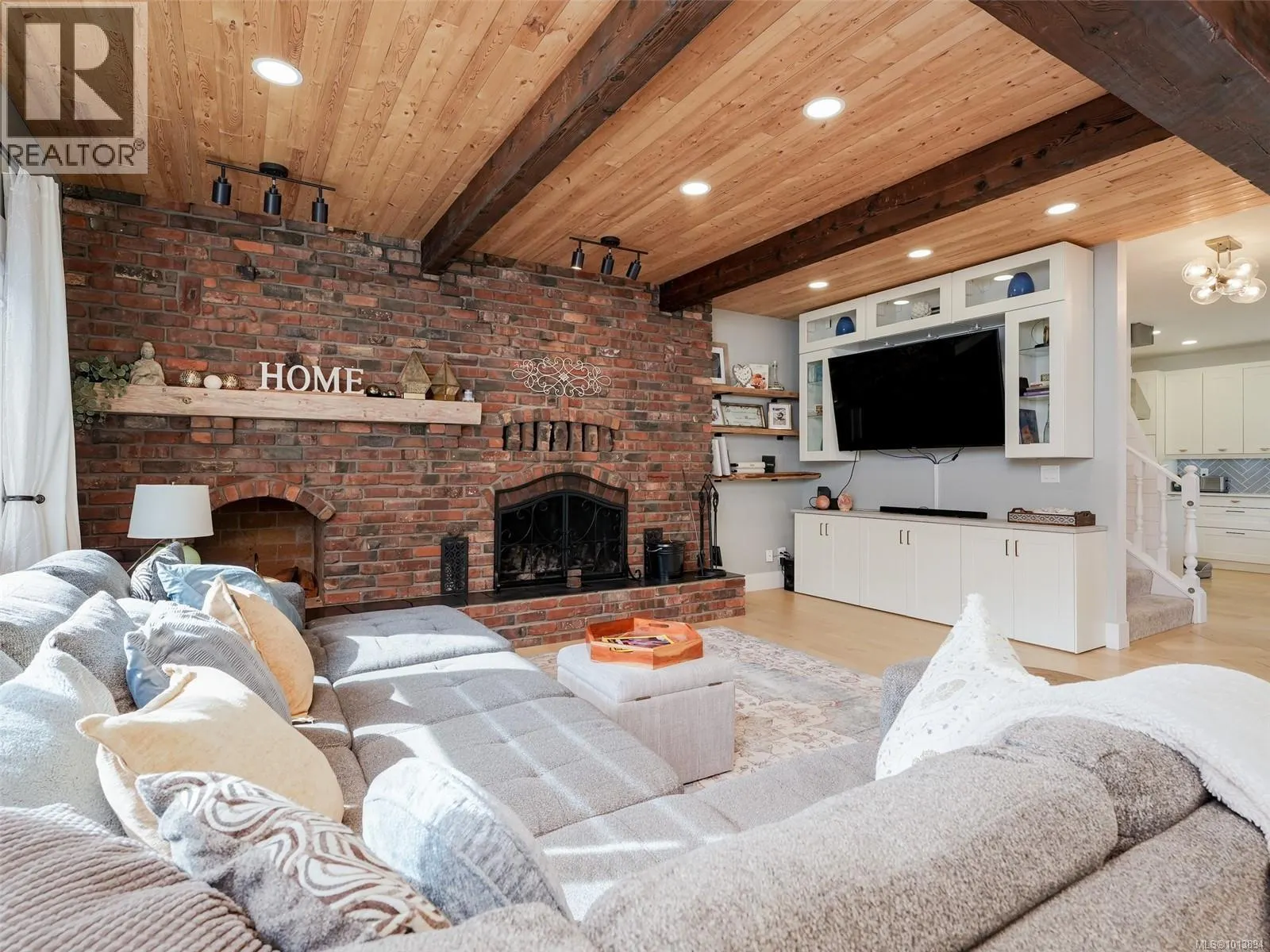 5877 Sooke Rd