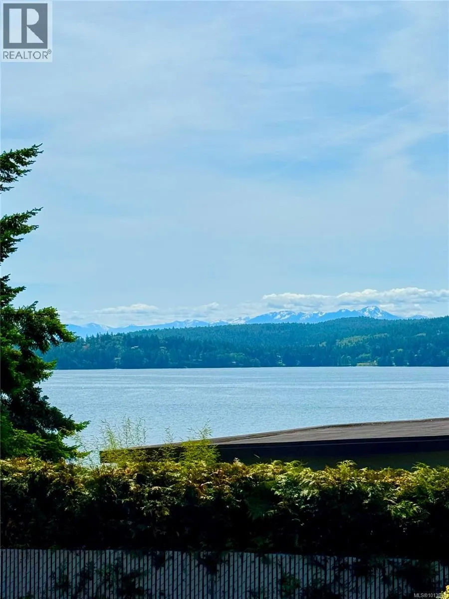5877 Sooke Rd