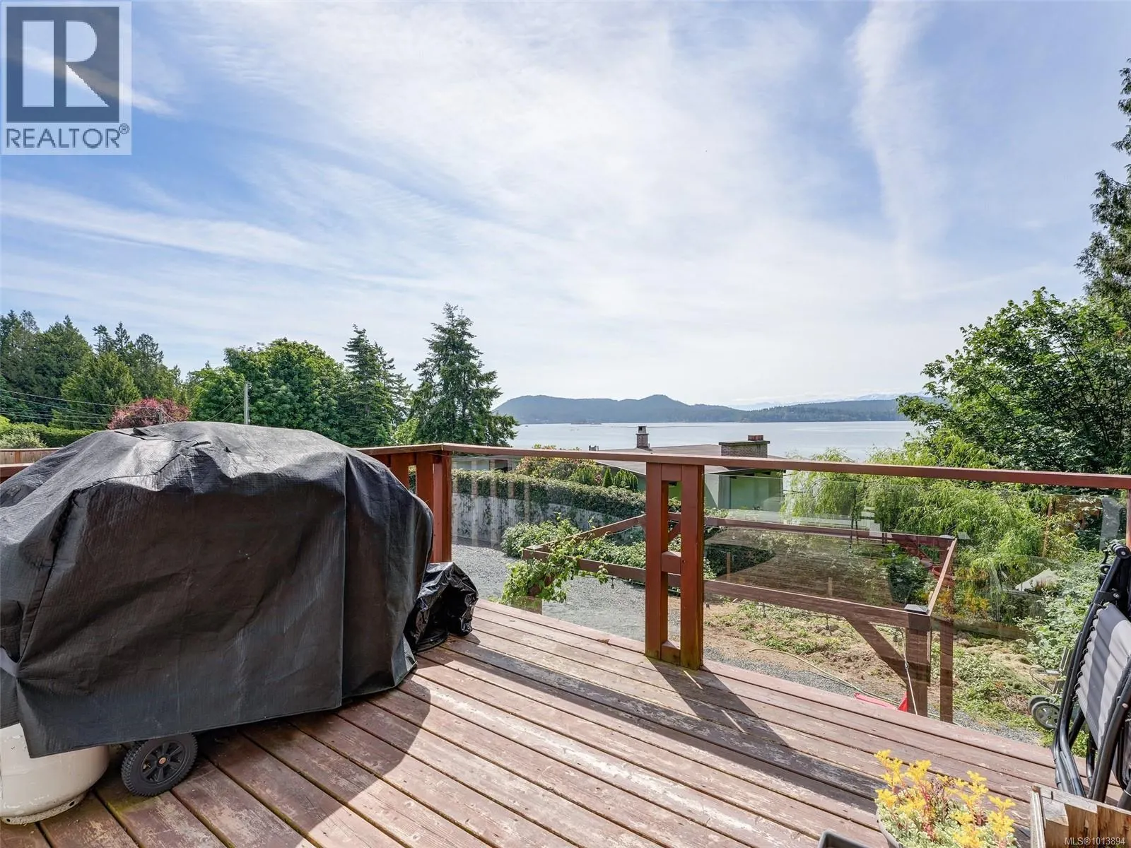 5877 Sooke Rd
