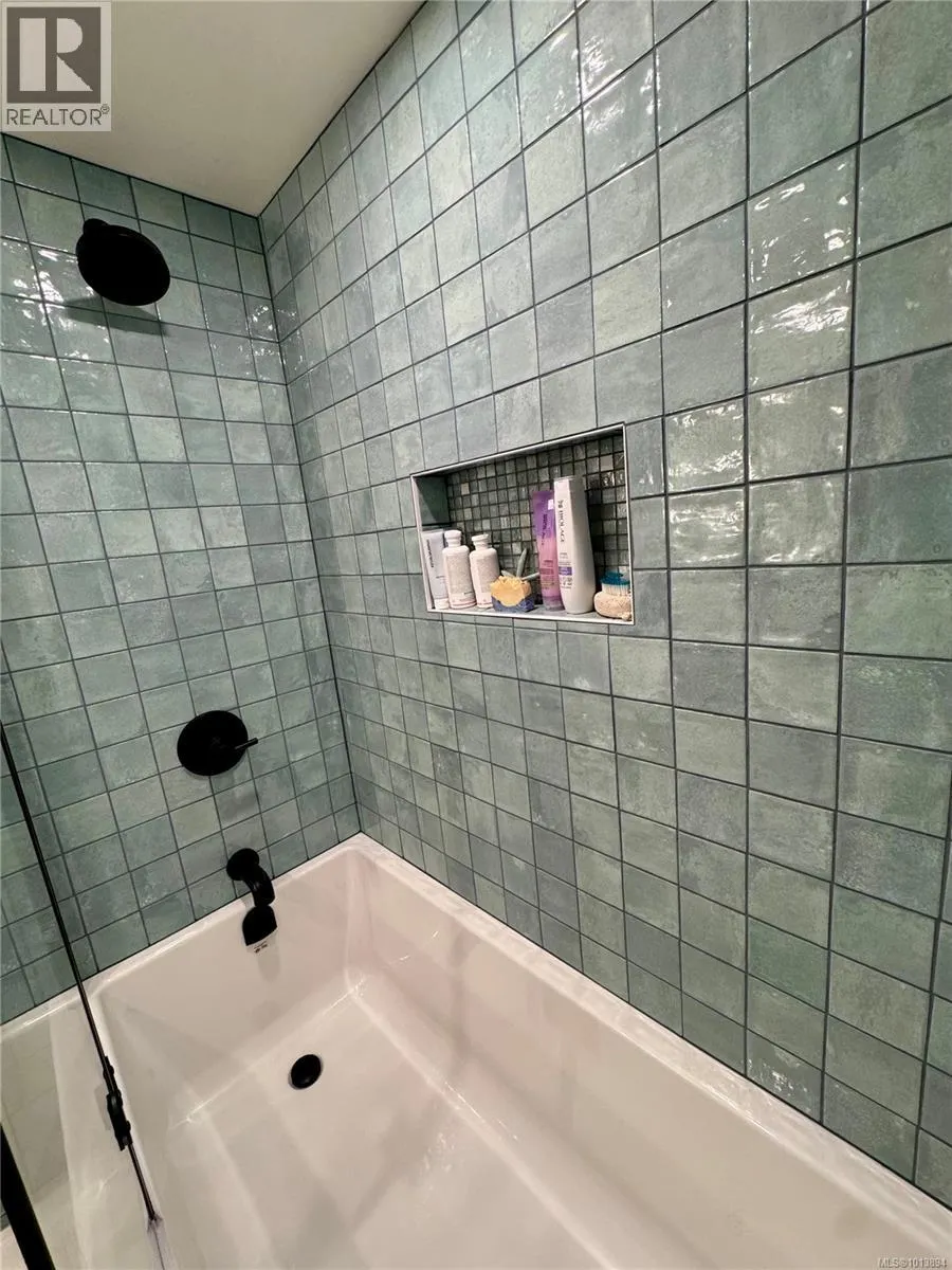 5877 Sooke Rd