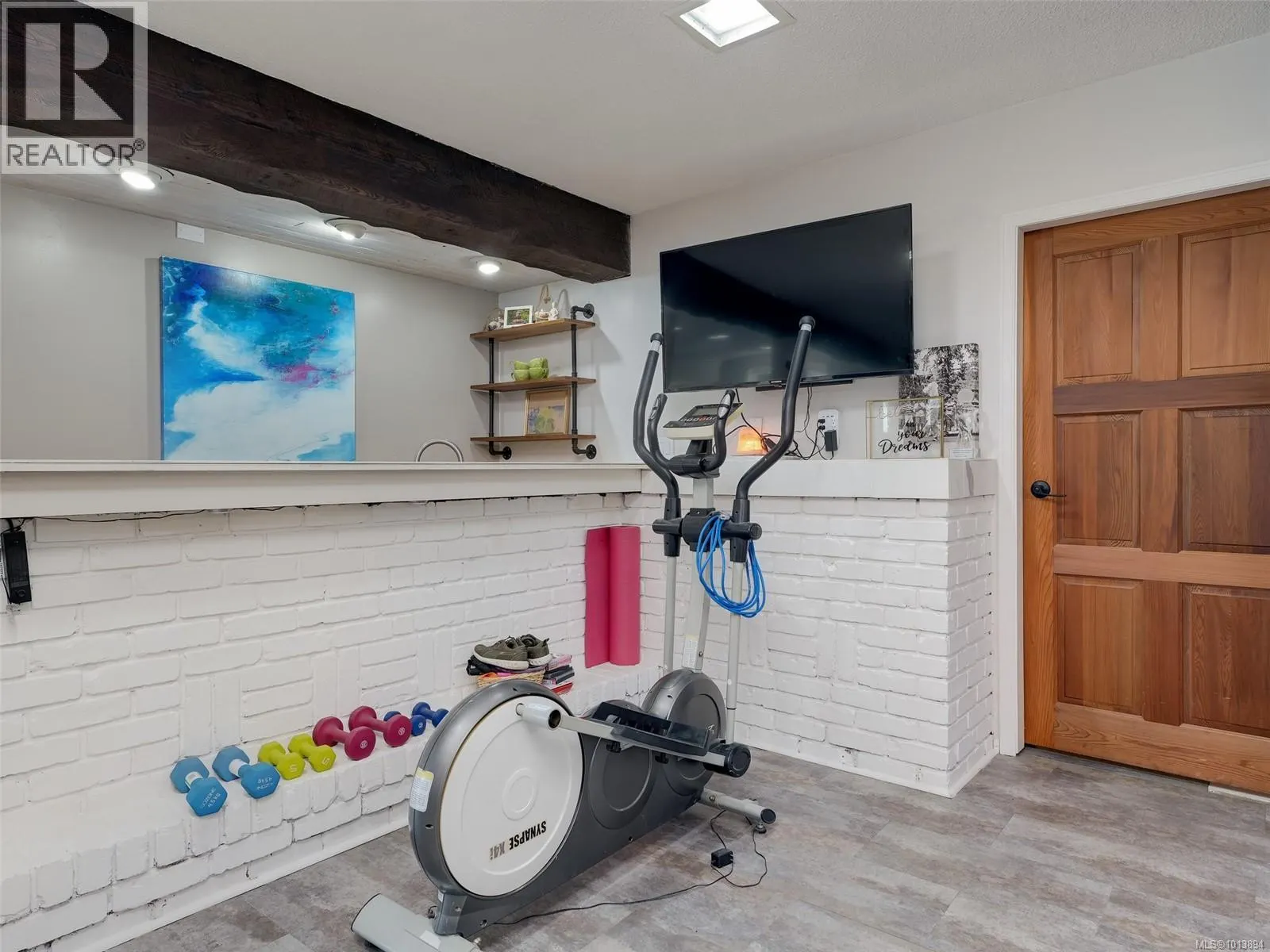 5877 Sooke Rd