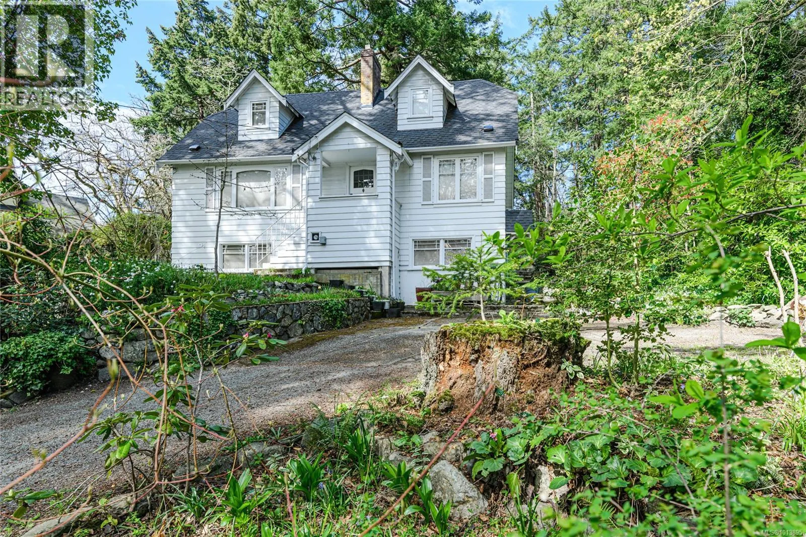 1254 Burnside Rd W