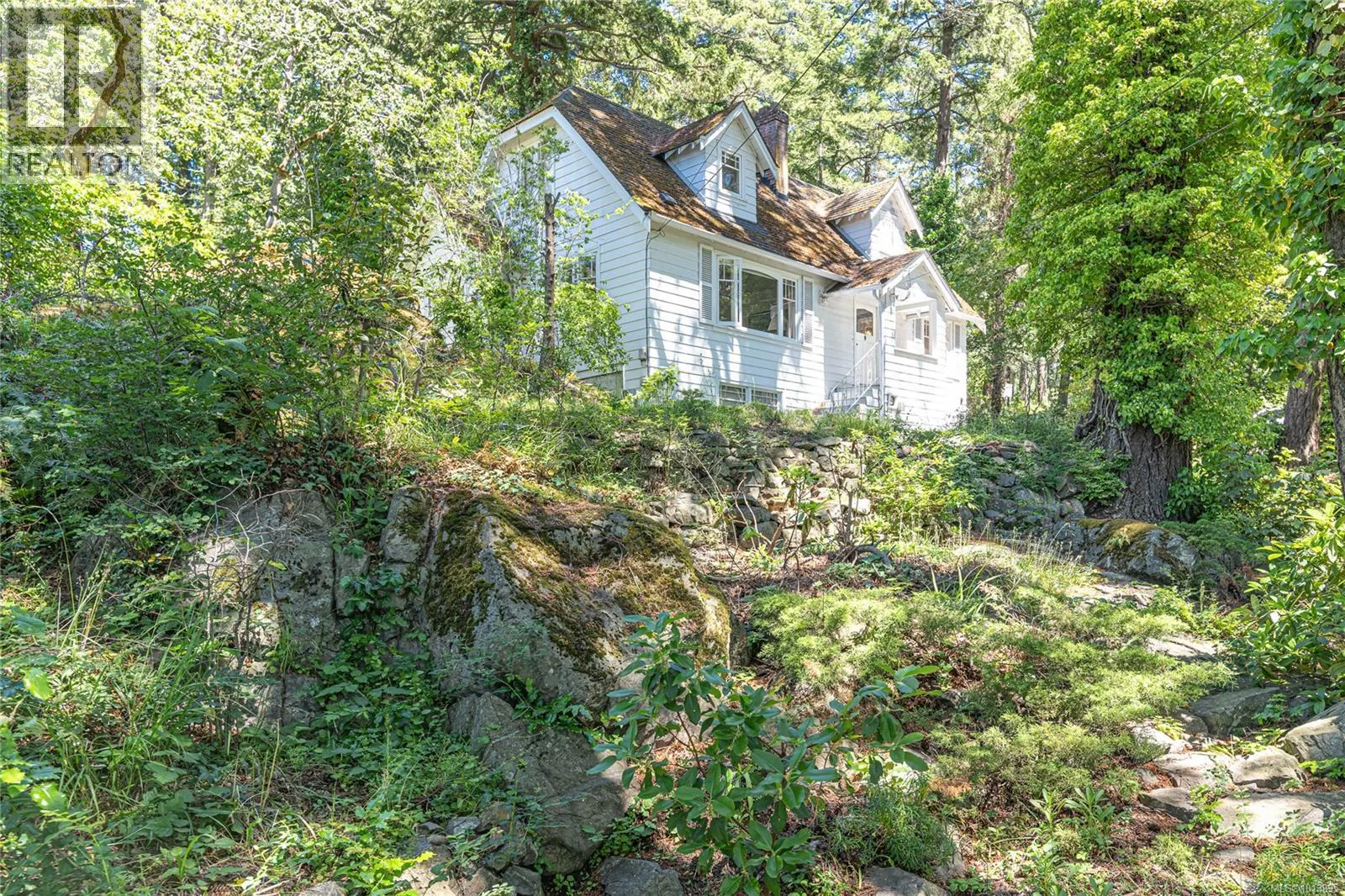 1254 Burnside Rd W