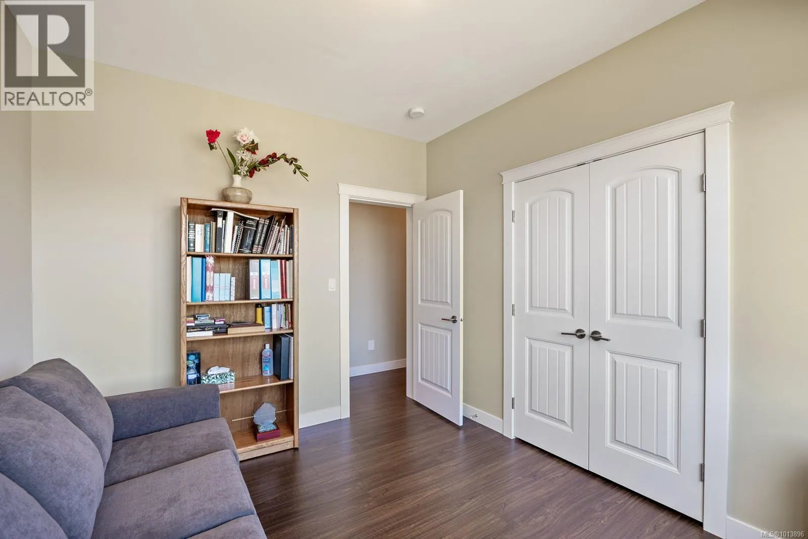 4064 Southwalk Dr