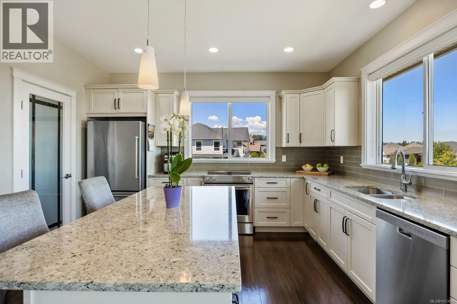4064 Southwalk Dr